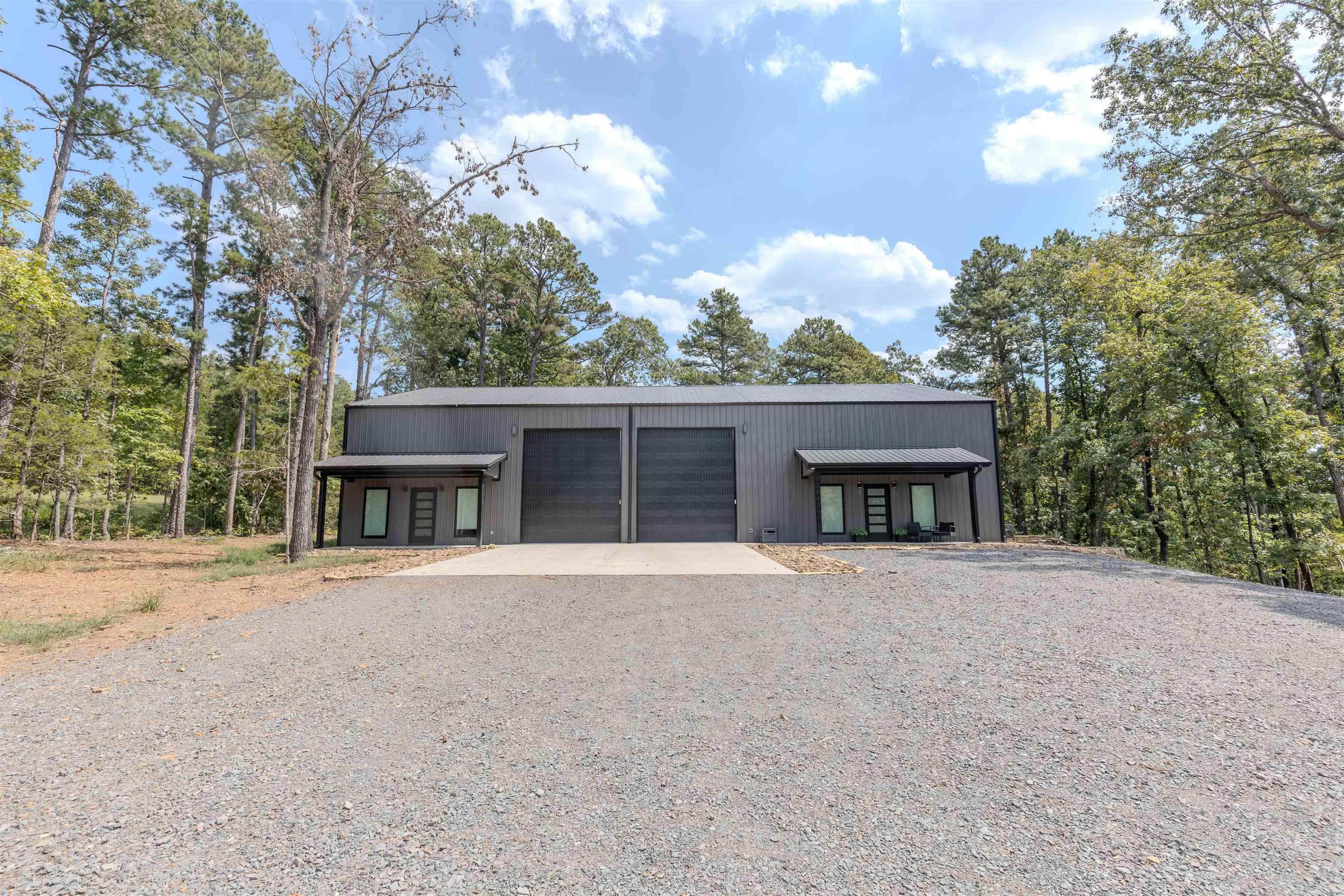 WOODLAND SHORES - Residential