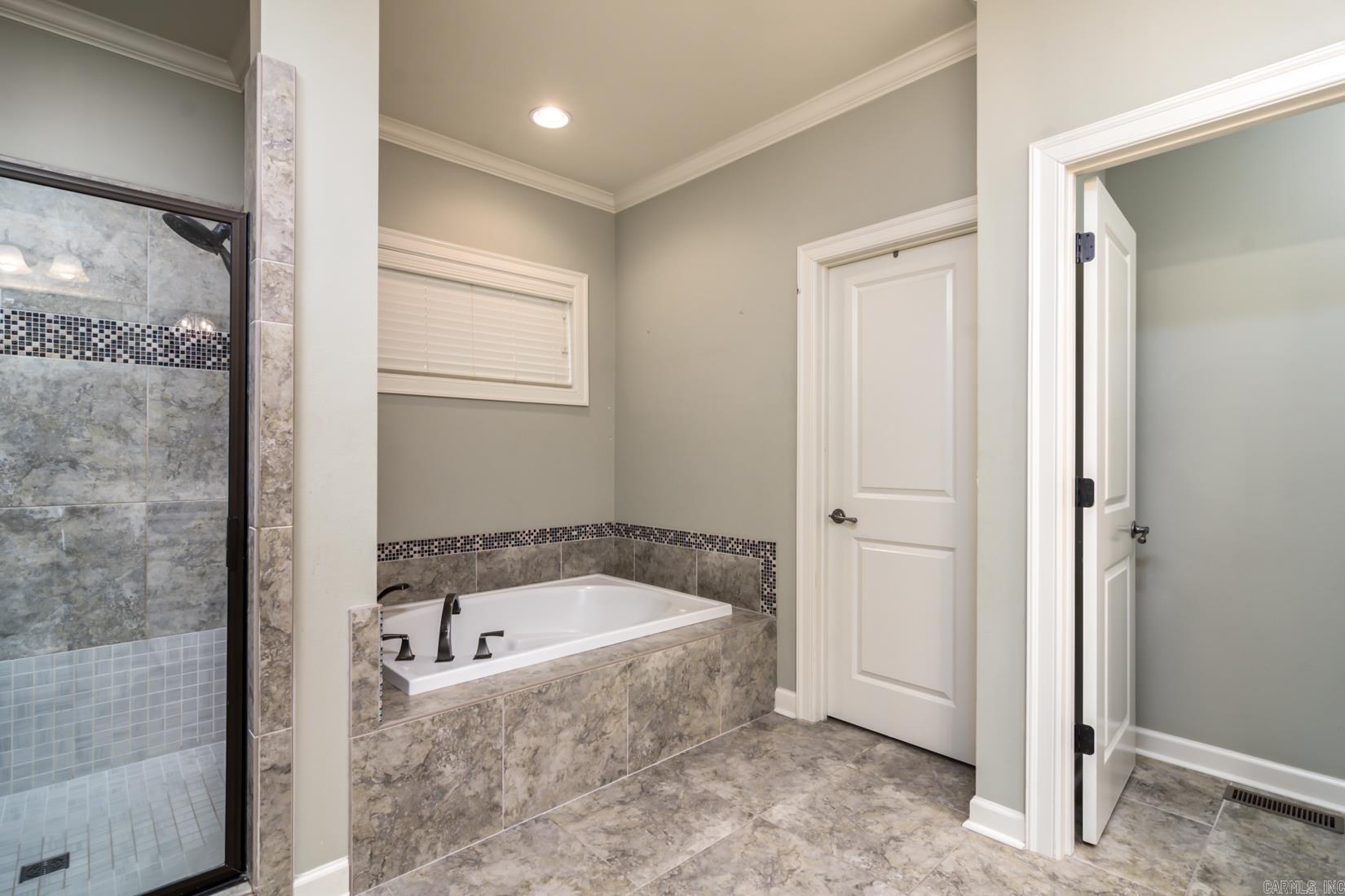 CHENAL VALLEY EPERNAY PLACE - Residential