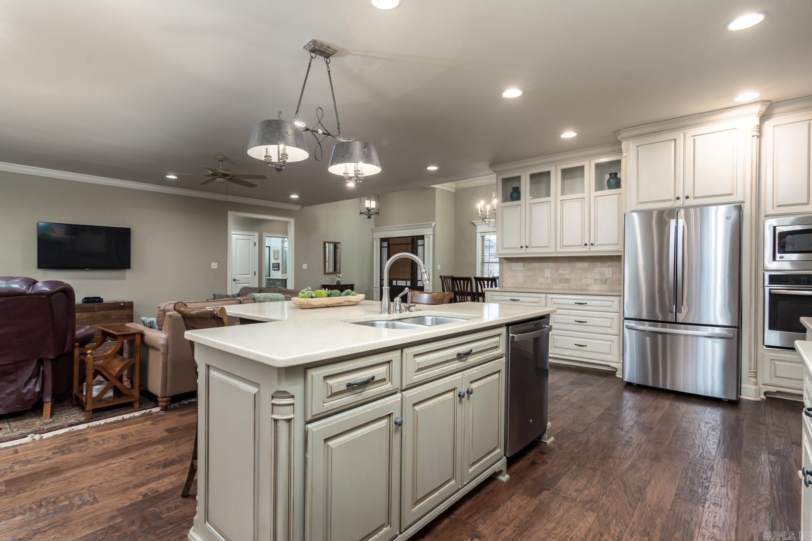 CHENAL VALLEY EPERNAY PLACE - Residential