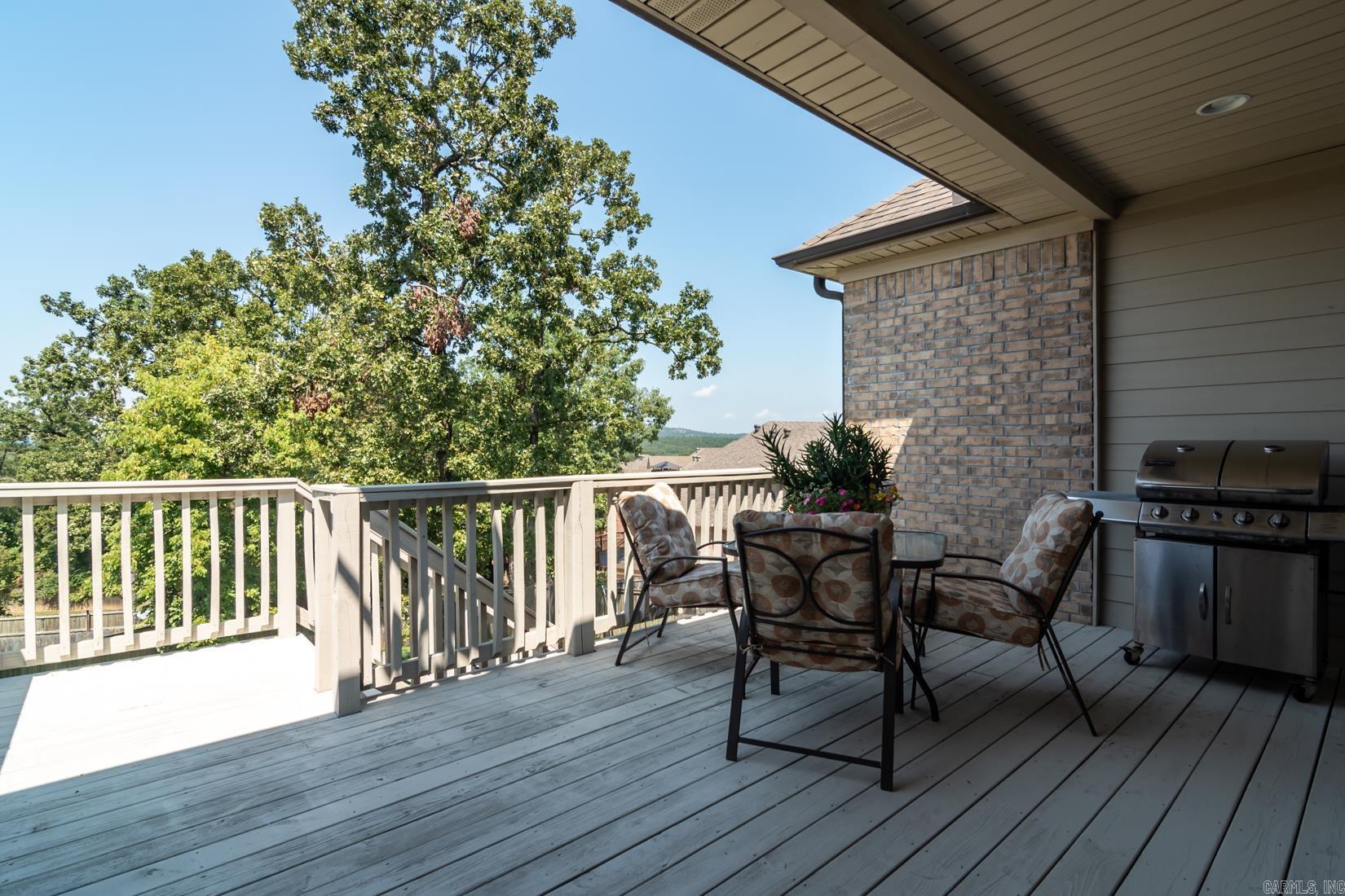 CHENAL VALLEY EPERNAY PLACE - Residential