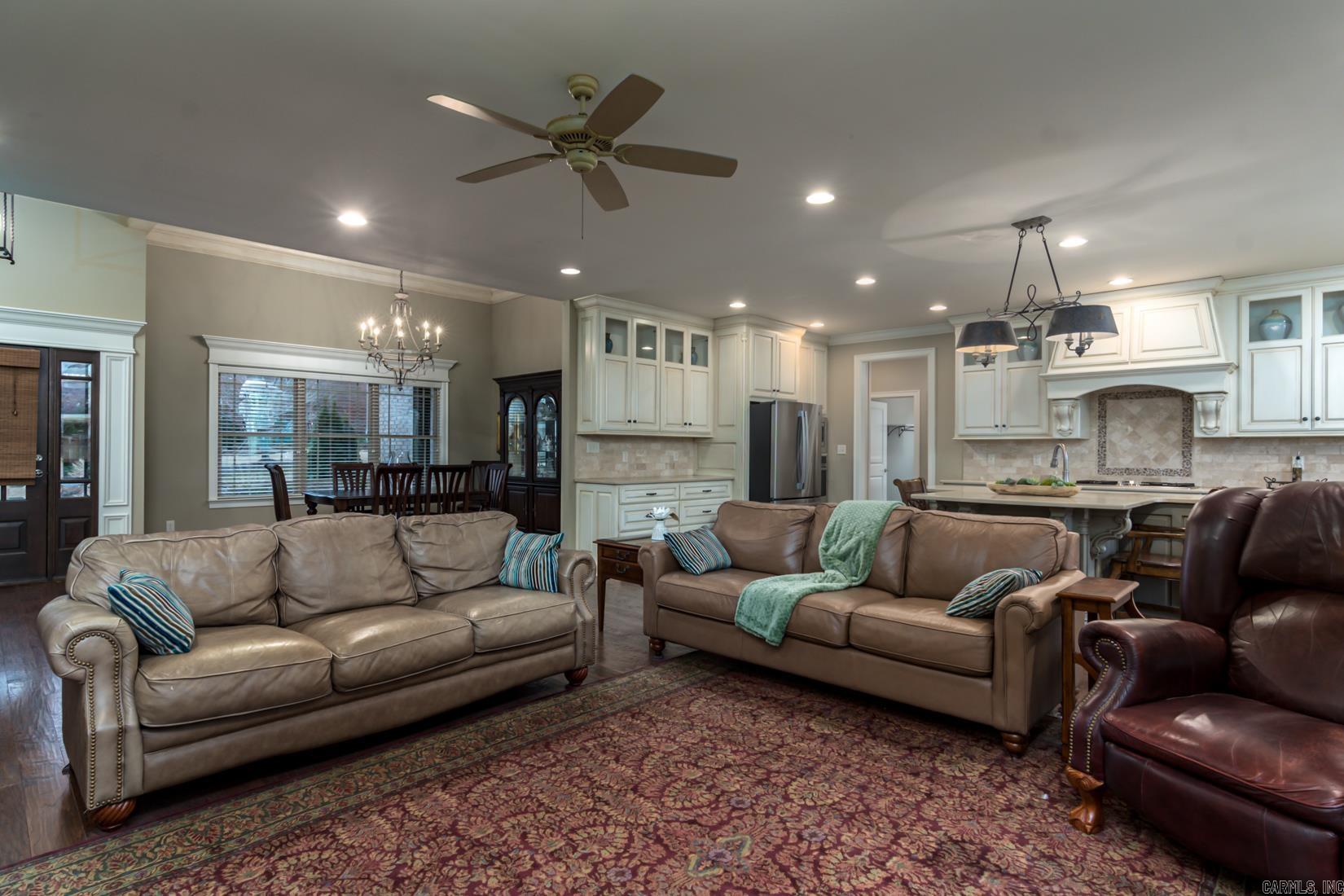 CHENAL VALLEY EPERNAY PLACE - Residential