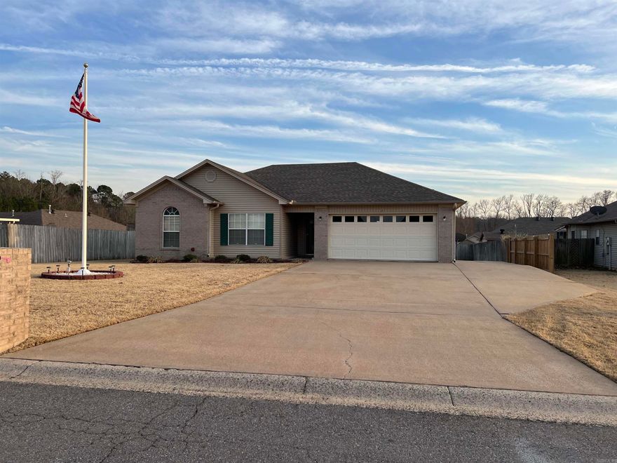 Adorable, well maintained 3 bed/2 bath home. Screened in patio is perfect for spring evenings. Storage shed included. Must see!! NO SMOKING! NO PETS!  Application, background check, security deposit required. Call Jeff to schedule a showing.