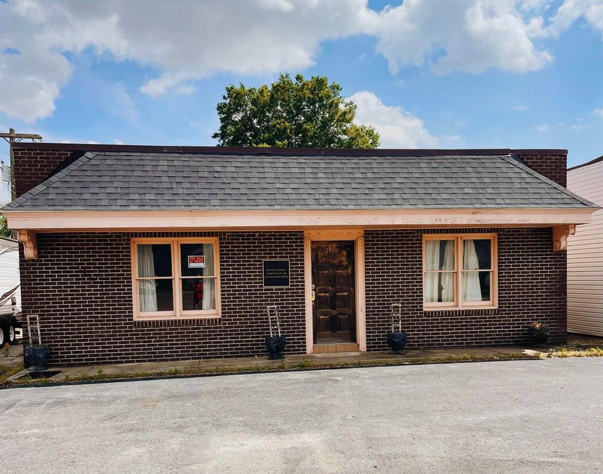 This is a nice office building with a lot of potential! It has two bathrooms, one with a new toilet. New shingles on the awning out front, as well as repairs to the roof. It's conveniently located right off the main strip in Piggott making it a great business opportunity for someone! It has lots of storage as well. Contact the listing agent to schedule a tour today and see it for yourself!