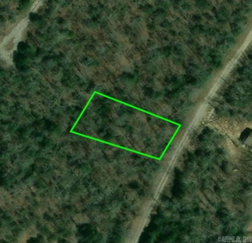 This spacious .32 (+/-) acre lot is ready for you to build your new home in Horseshoe Bend of Izard County. You will enjoy being minutes away from Crown Lake and local amenities. Manufactured, mobiles and tiny homes are not allowed. Property conveys a Limited Warranty Deed. Call or text for more information.