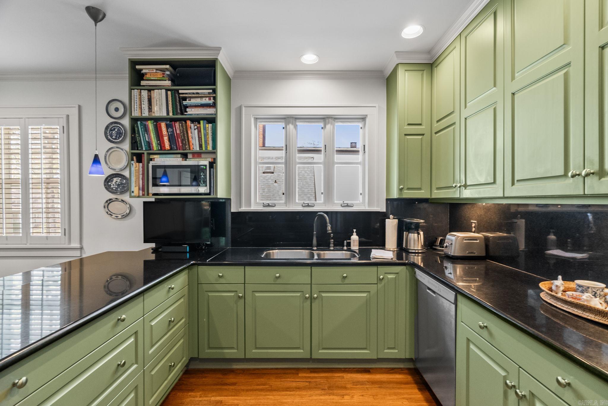 SHADOWLAWN - Residential