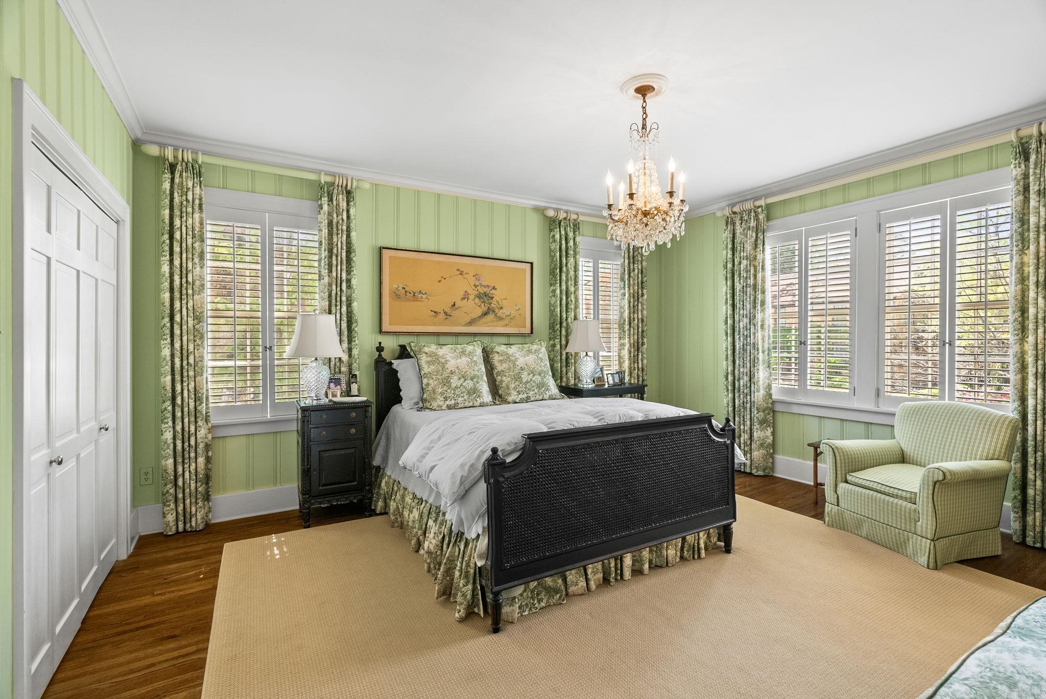 SHADOWLAWN - Residential