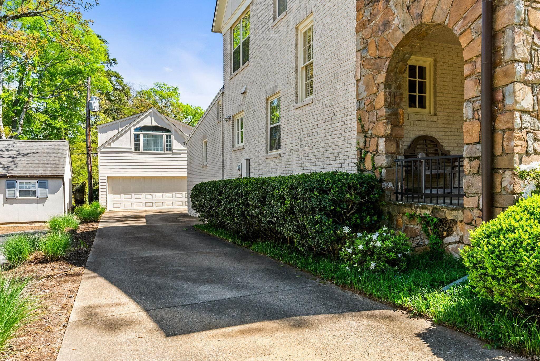 SHADOWLAWN - Residential