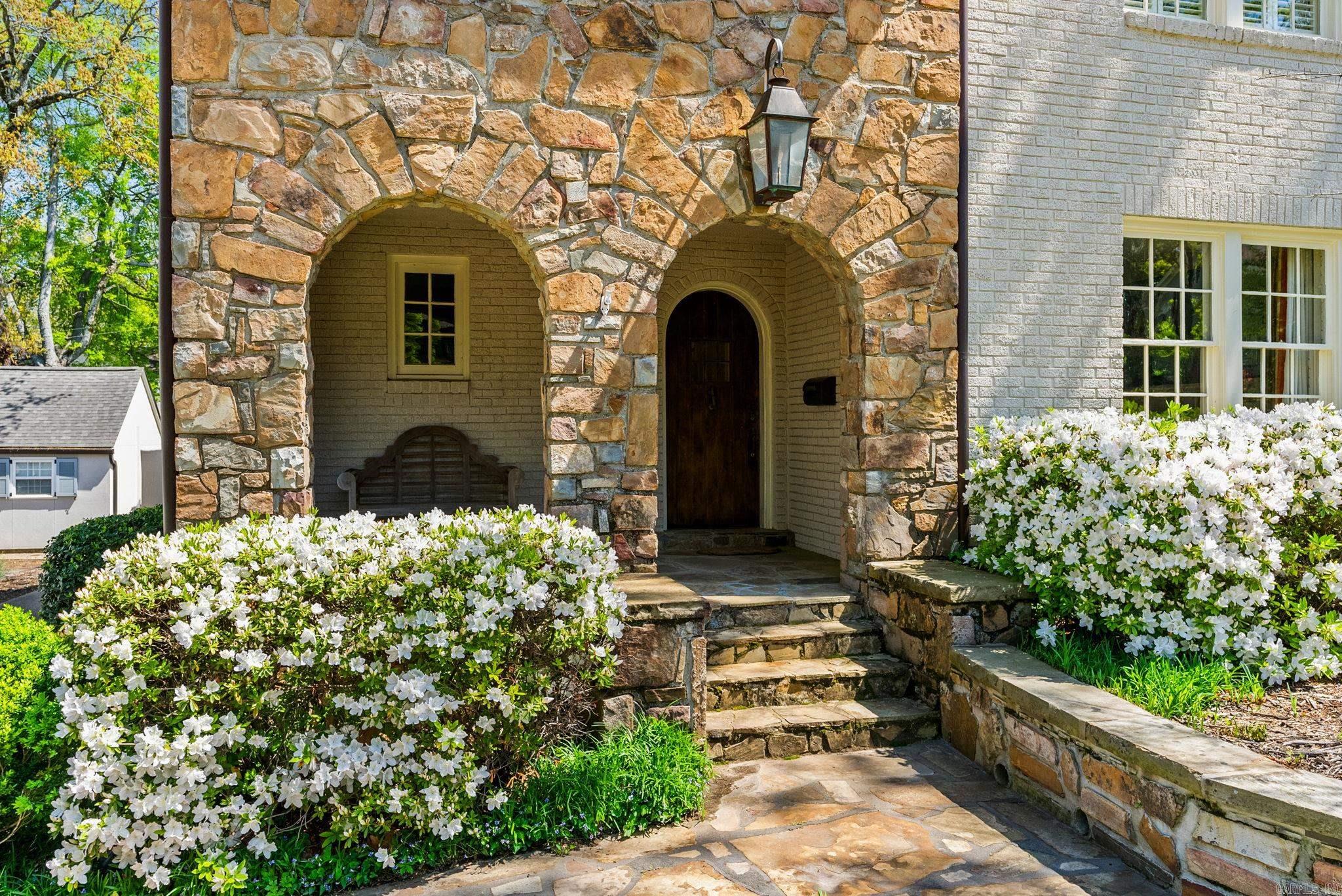 SHADOWLAWN - Residential