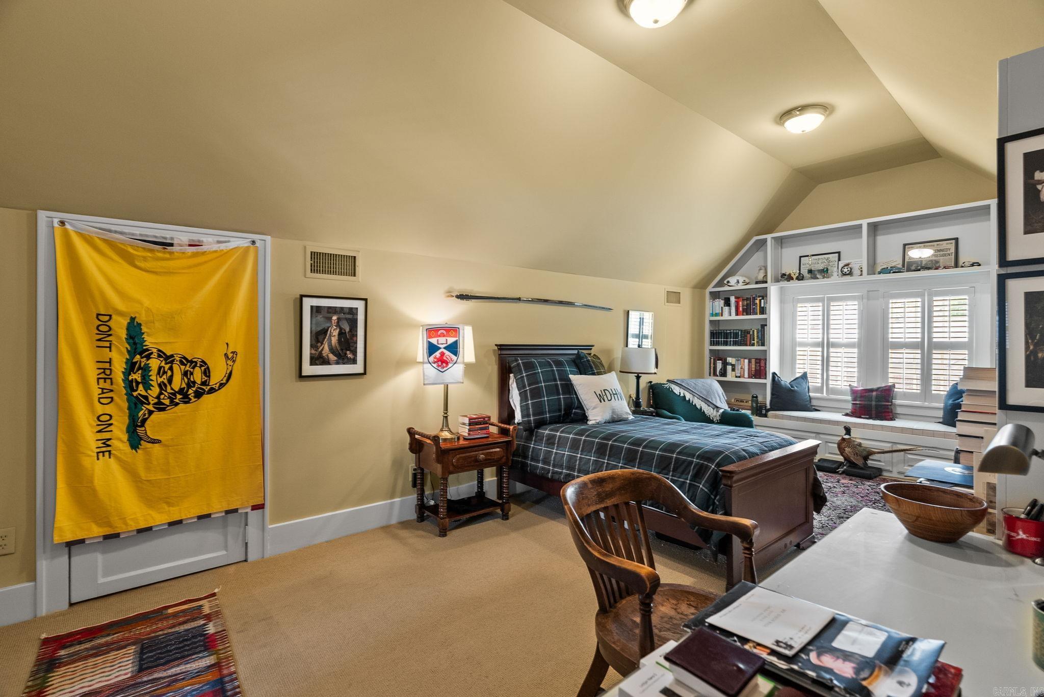 SHADOWLAWN - Residential