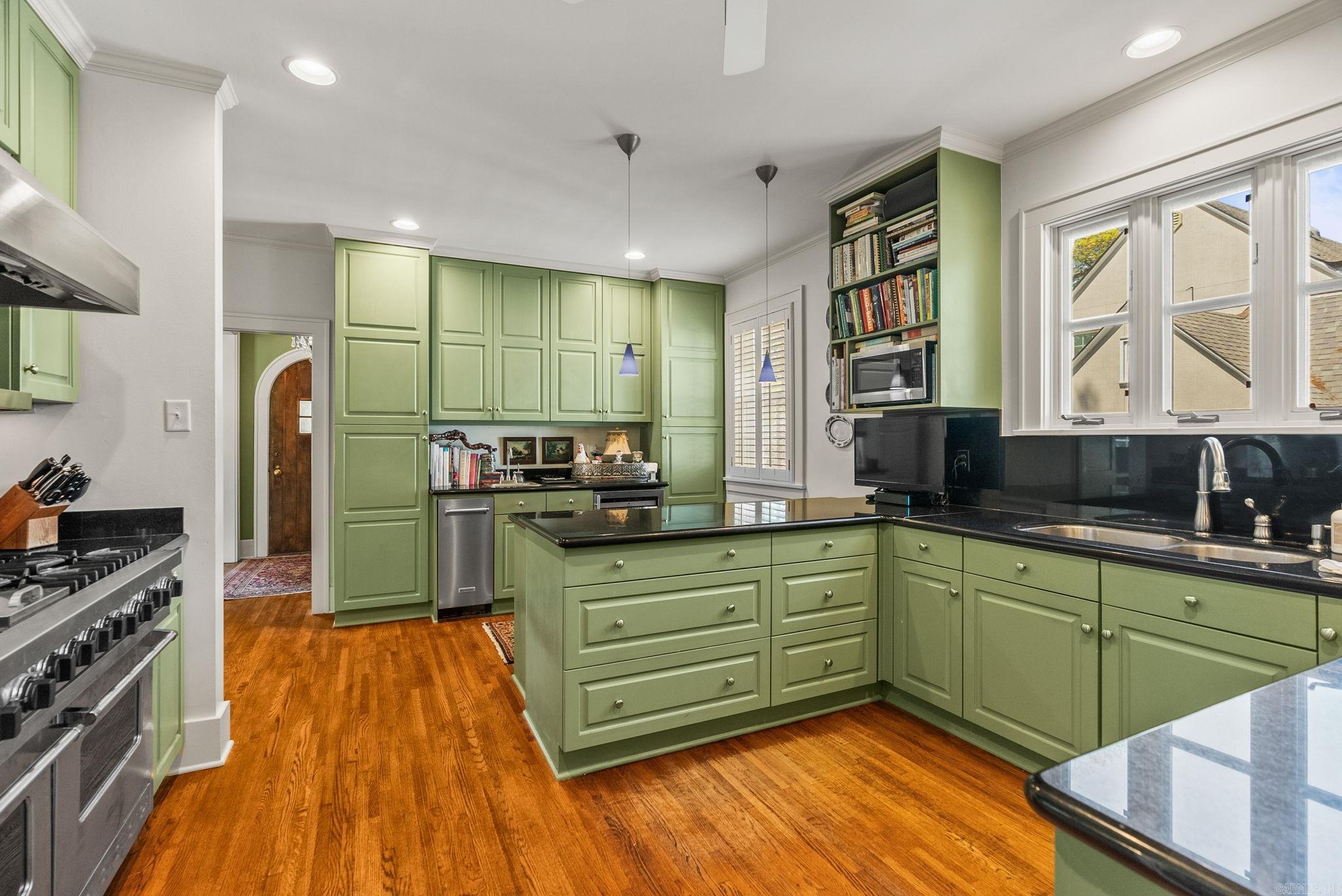 SHADOWLAWN - Residential