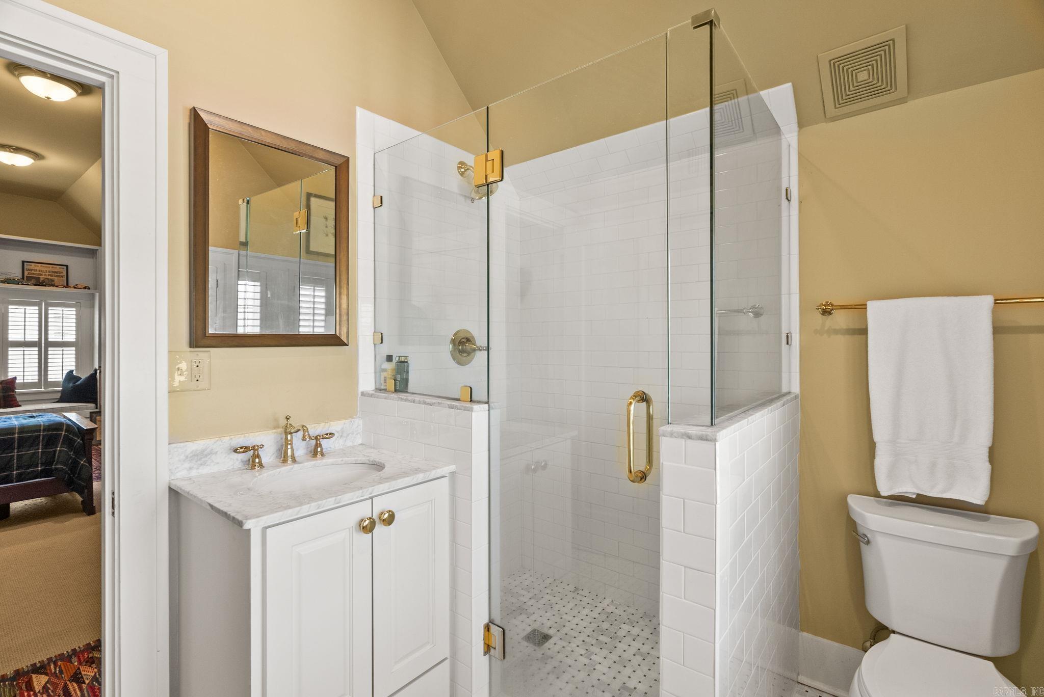 SHADOWLAWN - Residential