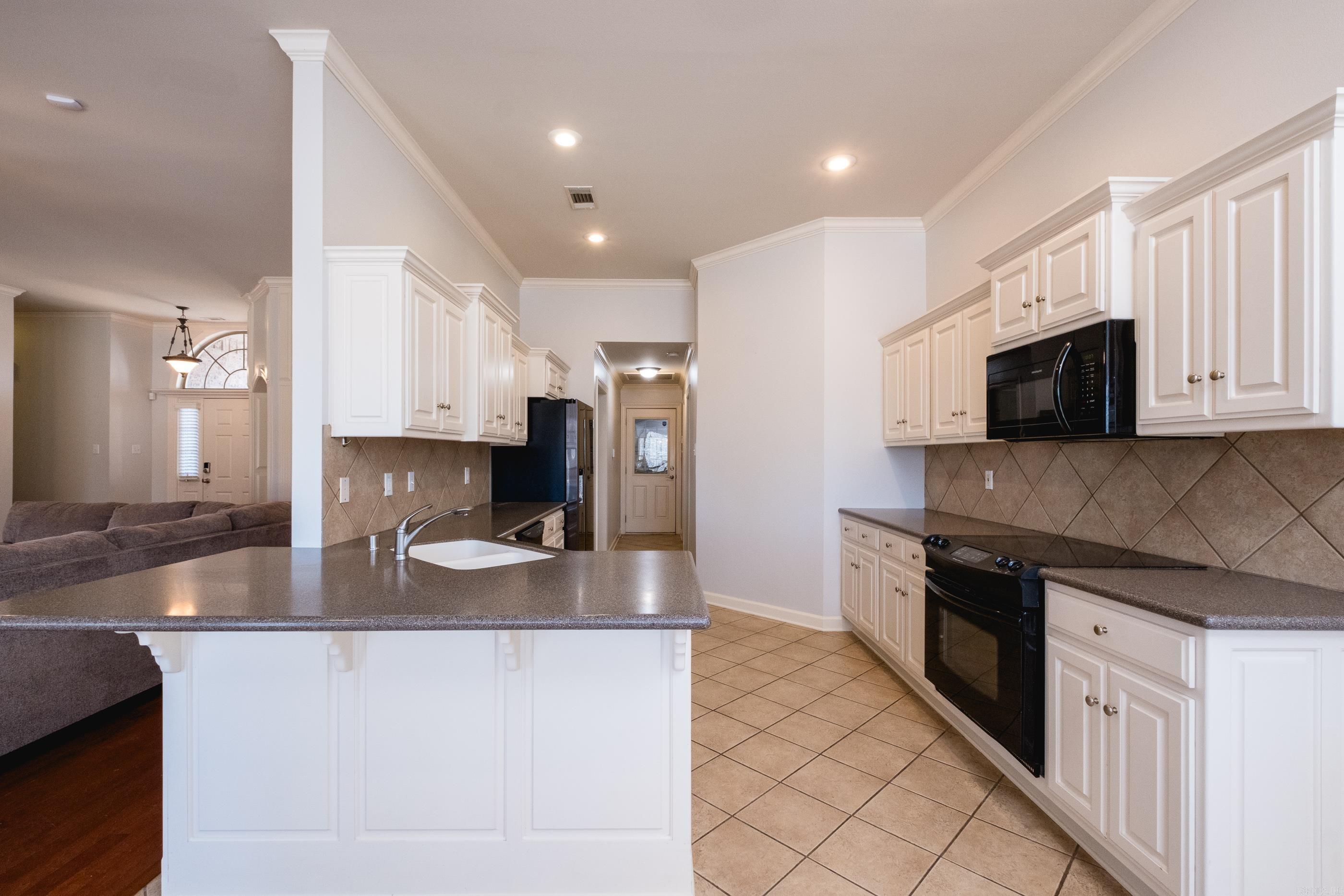 COUNTRY CLUB OF ARK THE - Residential