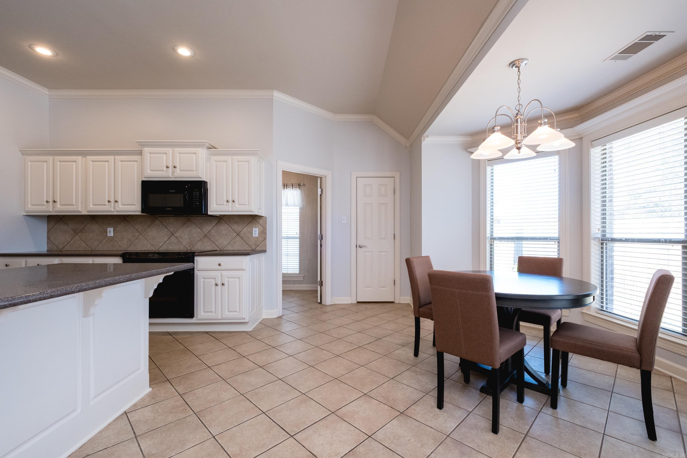 COUNTRY CLUB OF ARK THE - Residential