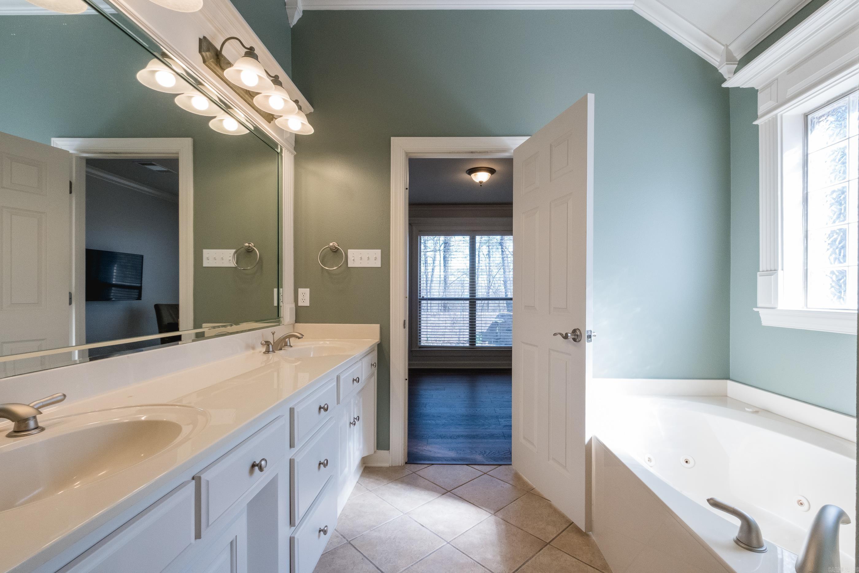 COUNTRY CLUB OF ARK THE - Residential