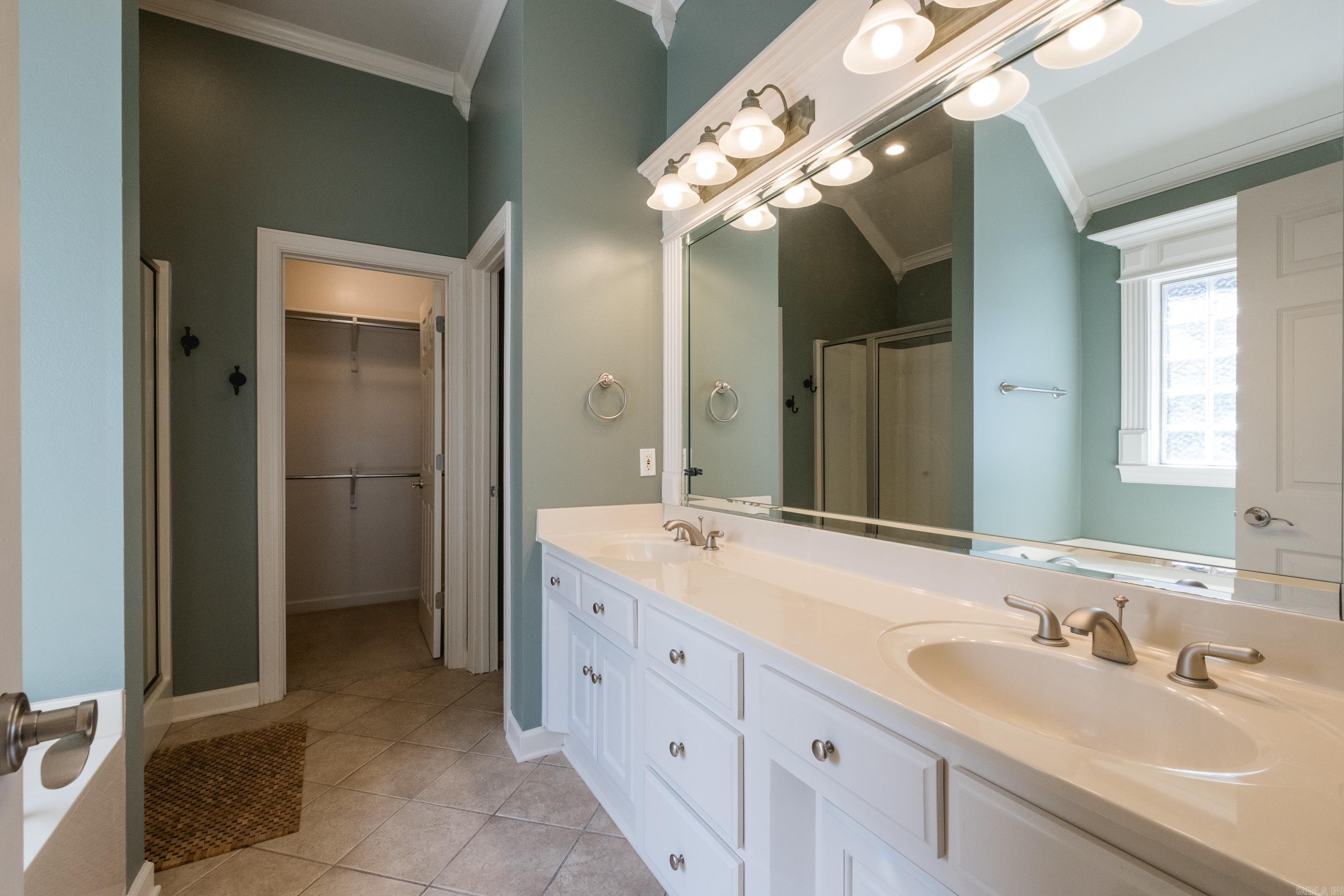 COUNTRY CLUB OF ARK THE - Residential