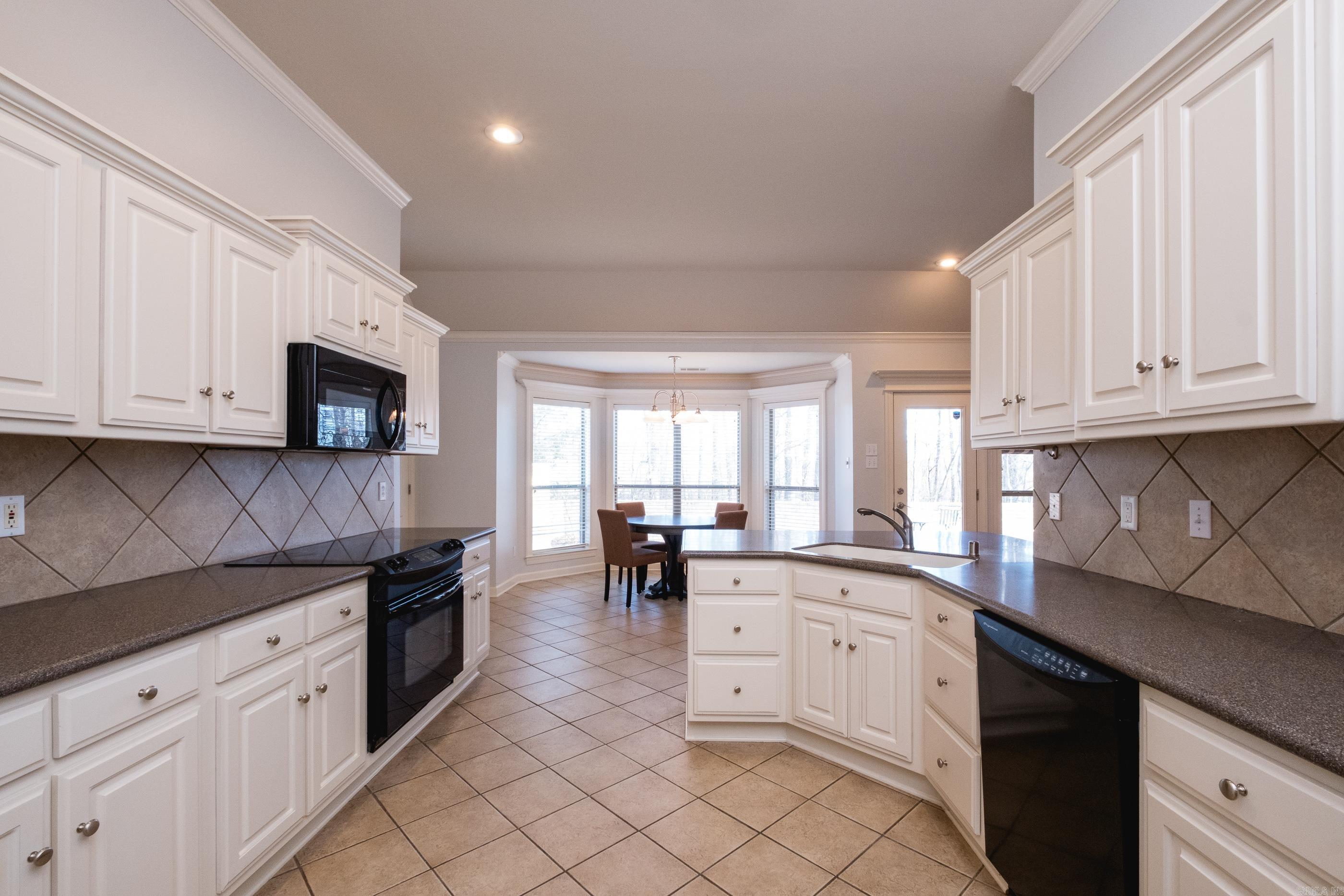 COUNTRY CLUB OF ARK THE - Residential