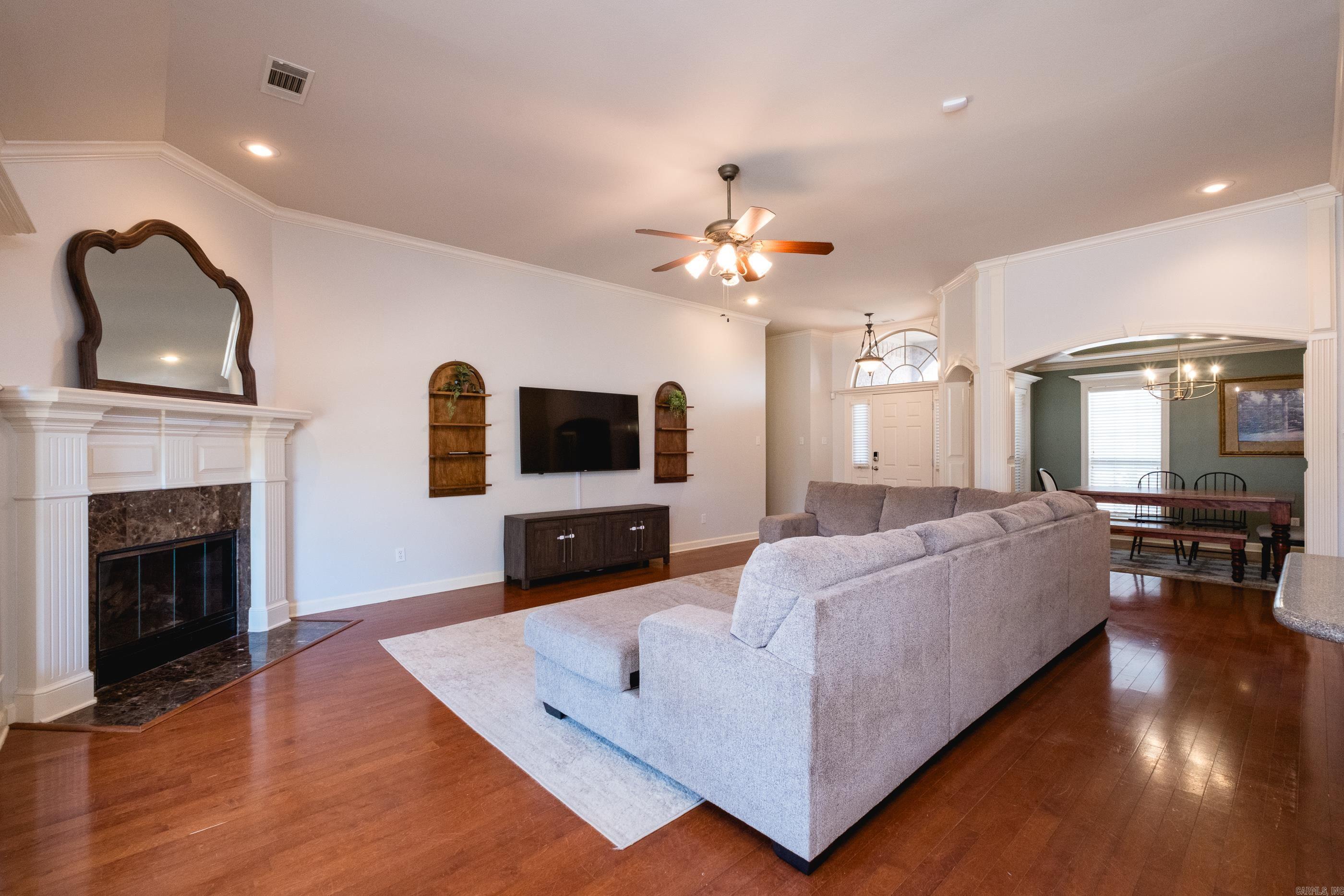 COUNTRY CLUB OF ARK THE - Residential