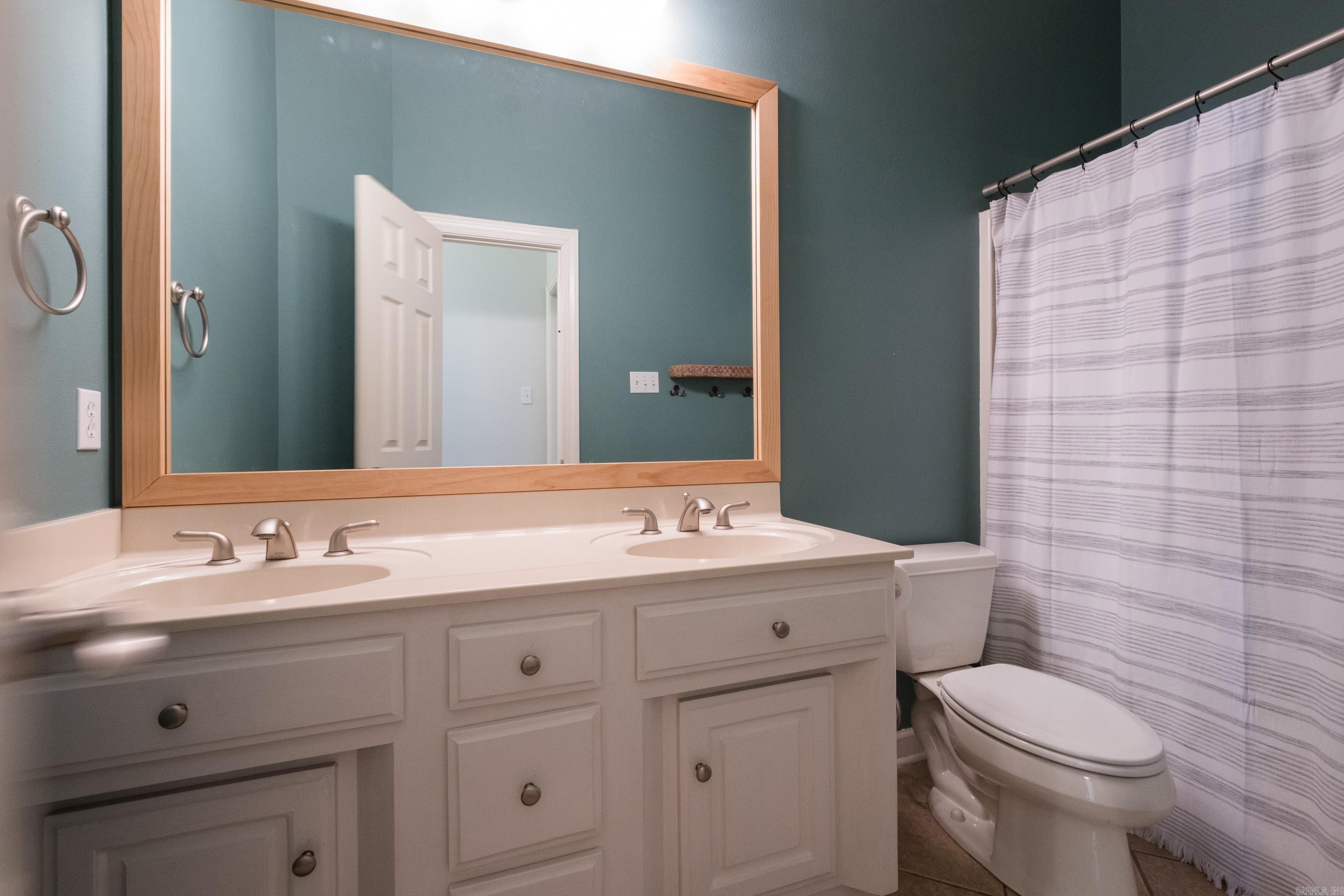 COUNTRY CLUB OF ARK THE - Residential