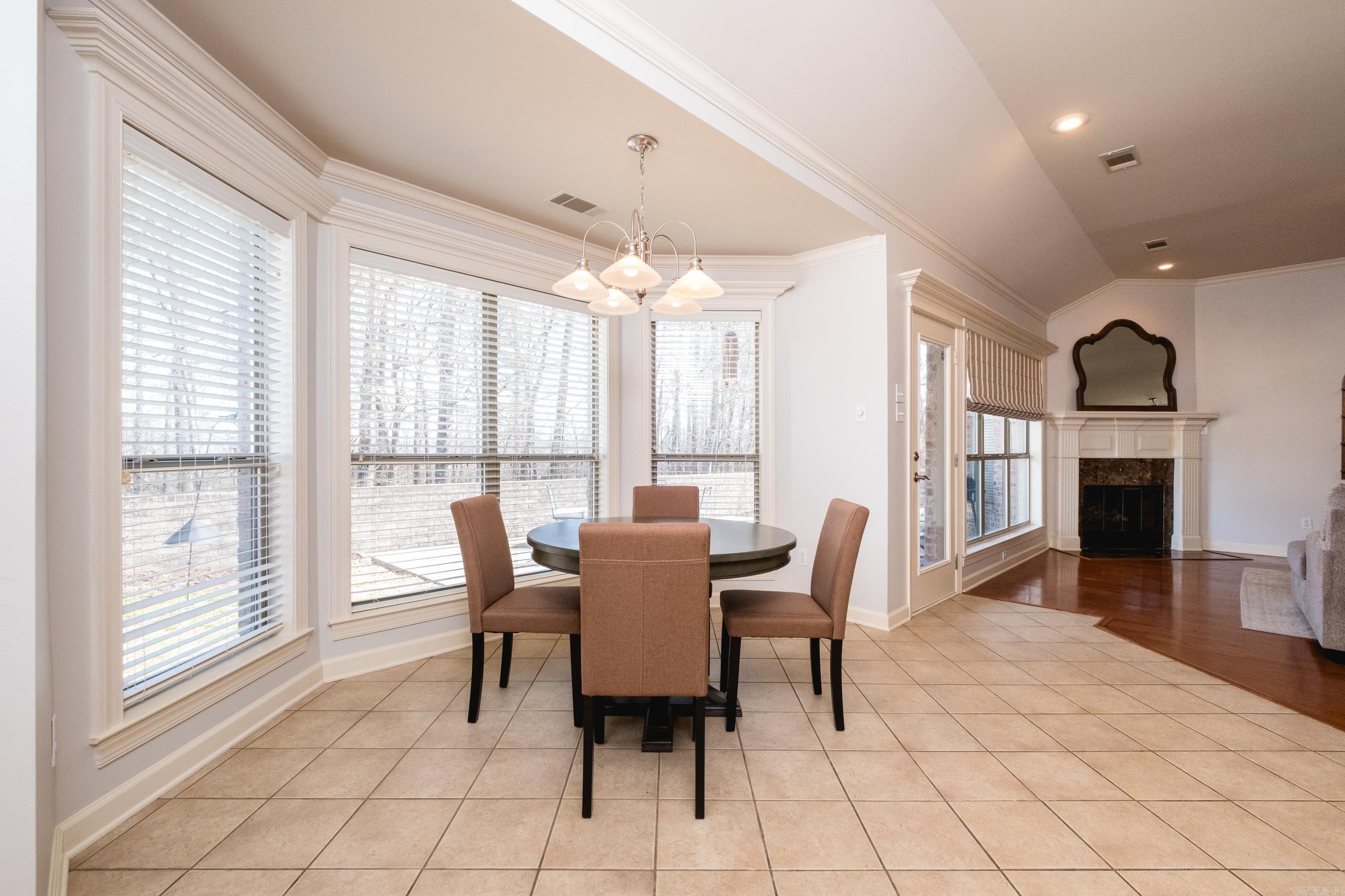 COUNTRY CLUB OF ARK THE - Residential