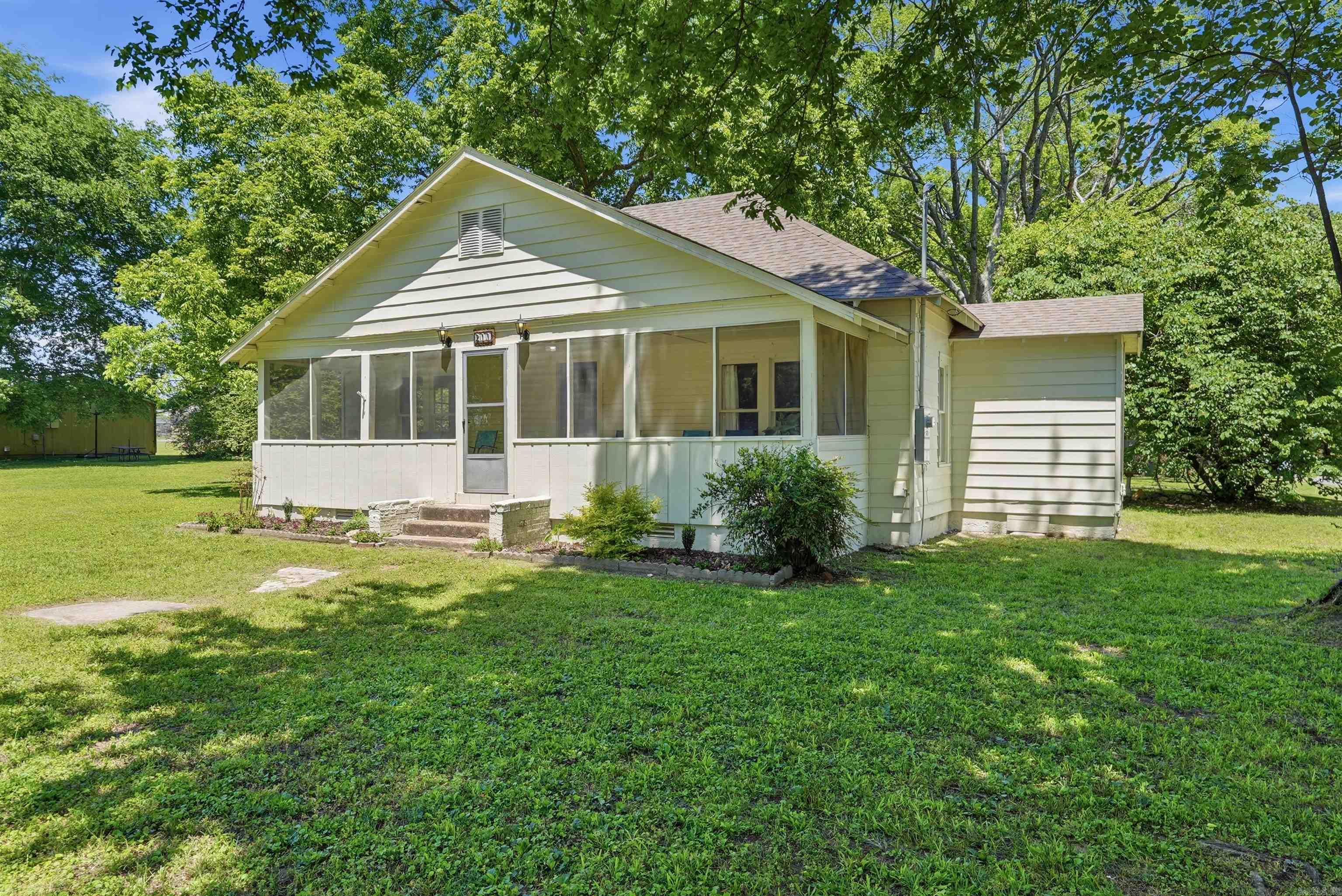 ORIGINAL TOWN-BRYANT - Residential