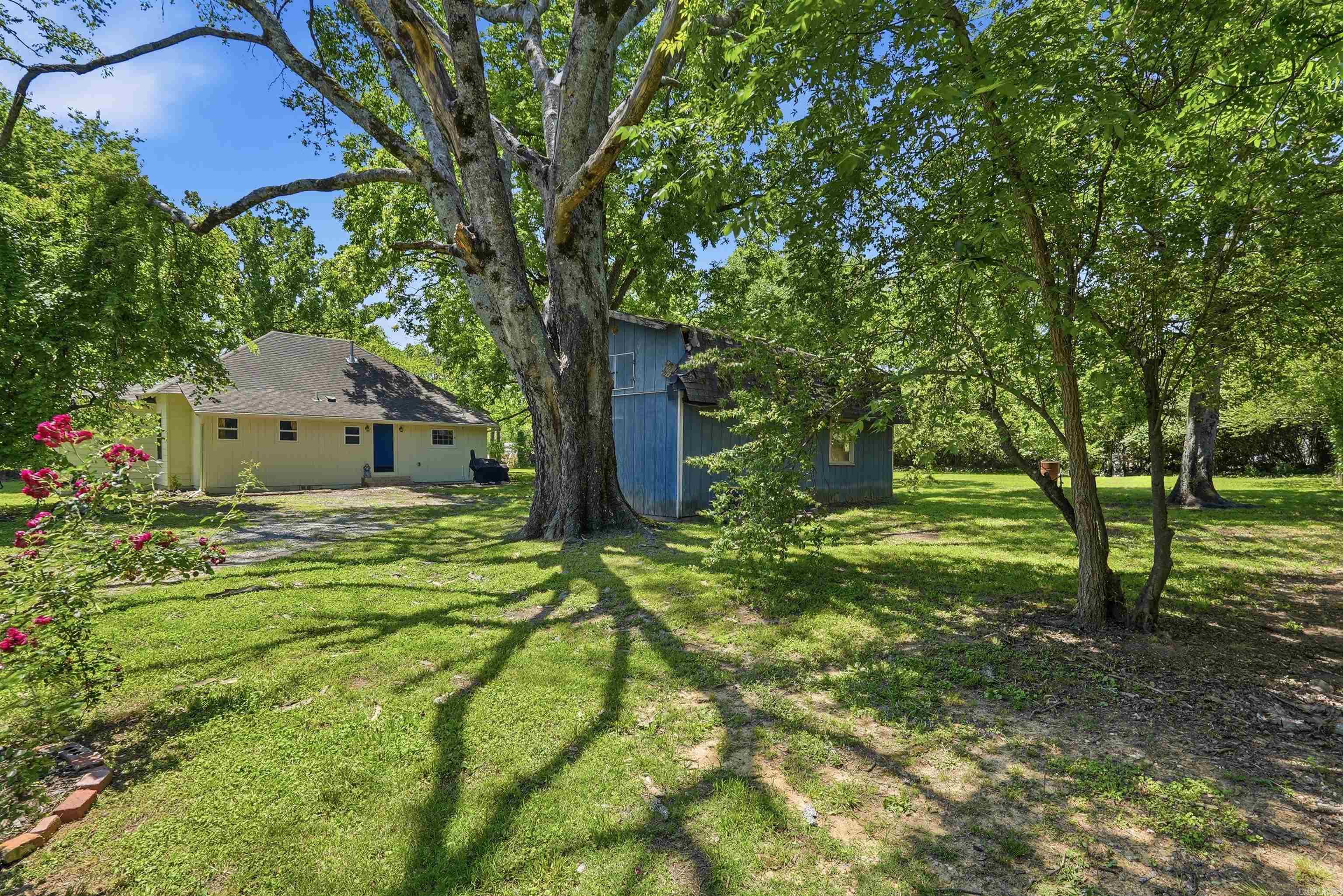 ORIGINAL TOWN-BRYANT - Residential