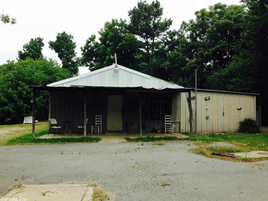 GEORGETOWN ONE STOP: The restaurant known for its fresh, great-tasting catfish!  Would you like to be the new owners?!  It is now for sale at a reasonable price.  Equipment, tables and chairs will stay, unless you prefer them to be moved out.   If you choose, building could be used as a BAIT SHOP for people coming to fish from Georgetown's public access to the White River, a HUNTING CABIN in which to stay or store equipment when you  hunt, or a STORAGE BUILDING.  Whatever you wish, the choice is yours.