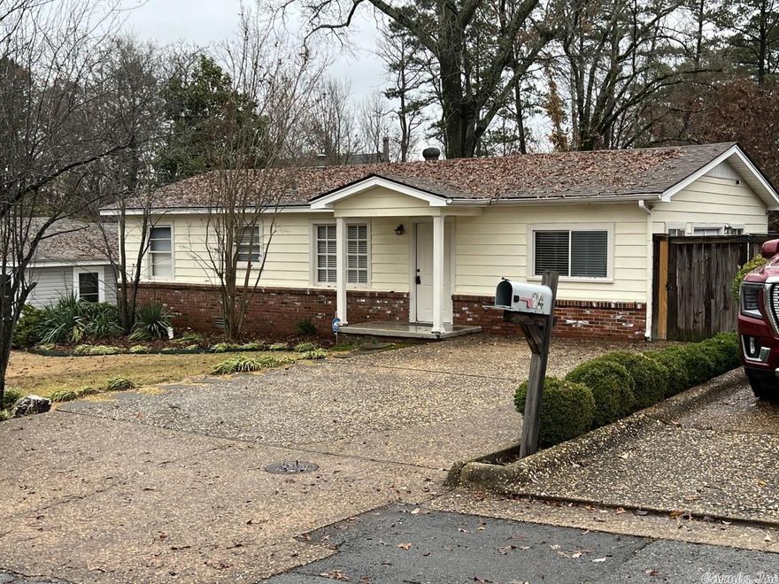 Well maintained house with lawn maintenance included in the rent.