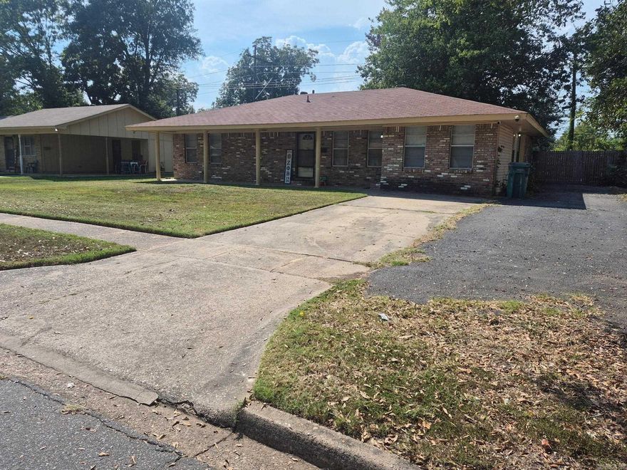 SPACIOUS 4 BDRM, 2 FULL & 1/2 BATH, HUGE GREATROOM DINING COMBO, EAT IN KITCHEN, A HUGH BKYD, EXTRA WIDE PARKING PAD, ALL BRICK HOME LOCATED IN A WELL ESTABLISHED NEIGHBORHOOD. A LITTLE TLC AND U CAN MAKE IT TO YOUR DREAM COME TRUE**A MUST SEE**FHA 203K (minor repairs), CASH & CONVENTIONAL FINANCING IS ACCEPTED AND MUST PRESENT PREQUAL OR PROOF OF FUNDING WITH OFFER.  NO EXCEPTIONS ** PROPERTY PRICED TO SELL AS IS***INSPECTIONS WELCOME FOR INFORMATIONAL PURPOSES ONLY  CALLING ALL INVESTORS, 1ST TIME HOMEBUYERS  SHOWING SEE....AGENT REMARKS & MUST TEXT 501-425-5727