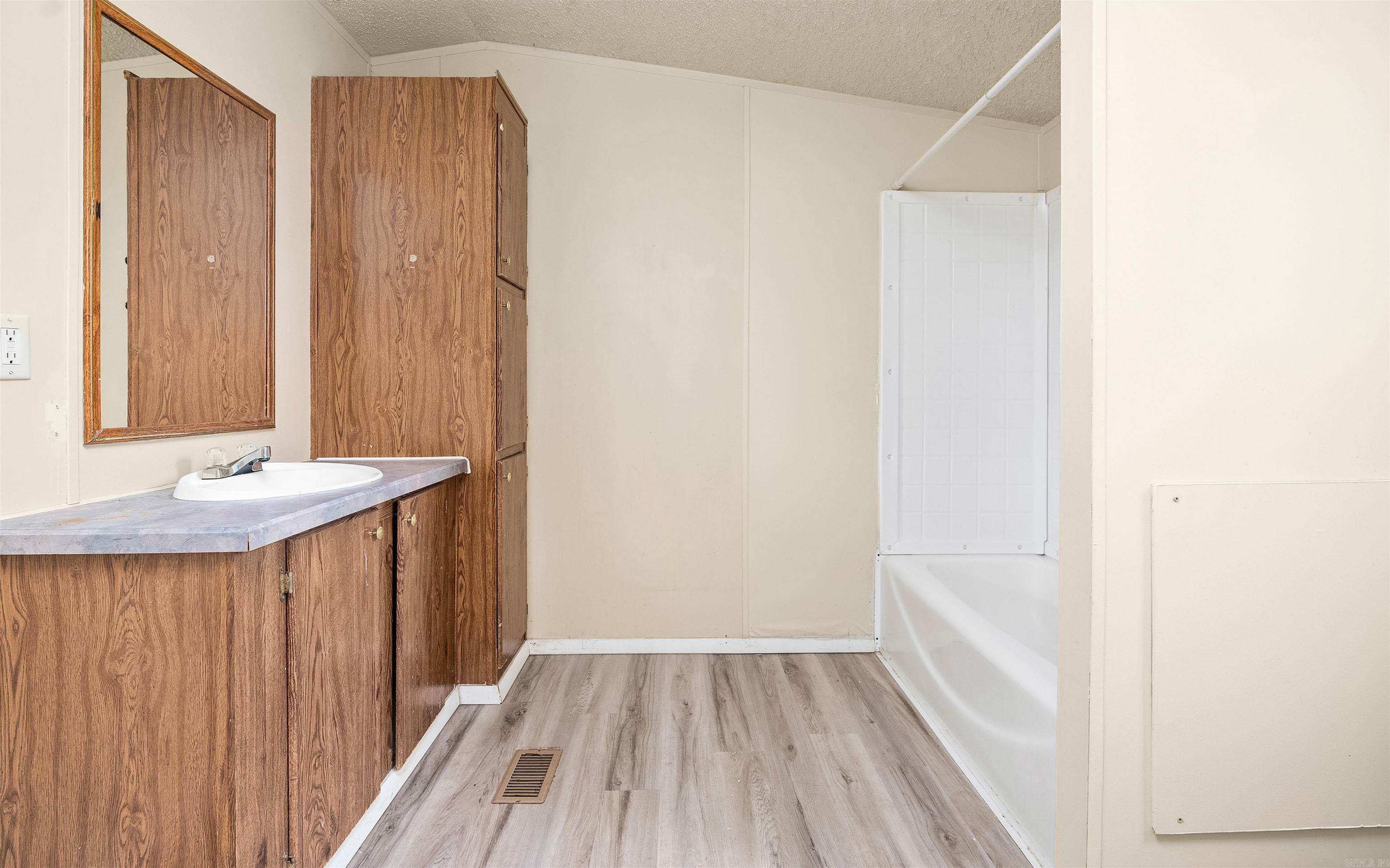 Metes & Bounds - Commercial Sale
