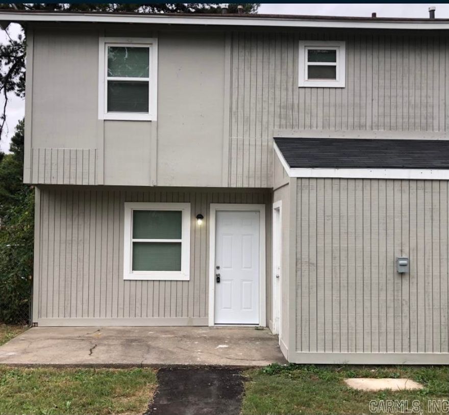 *Move in Special* 50% off the Deposit! Beautiful completely remodeled townhome! 3 bedrooms upstairs with an open concept kitchen and living area downstairs! Washer and dryer hook-ups. Vinyl plank throughout! Call today for a showing!