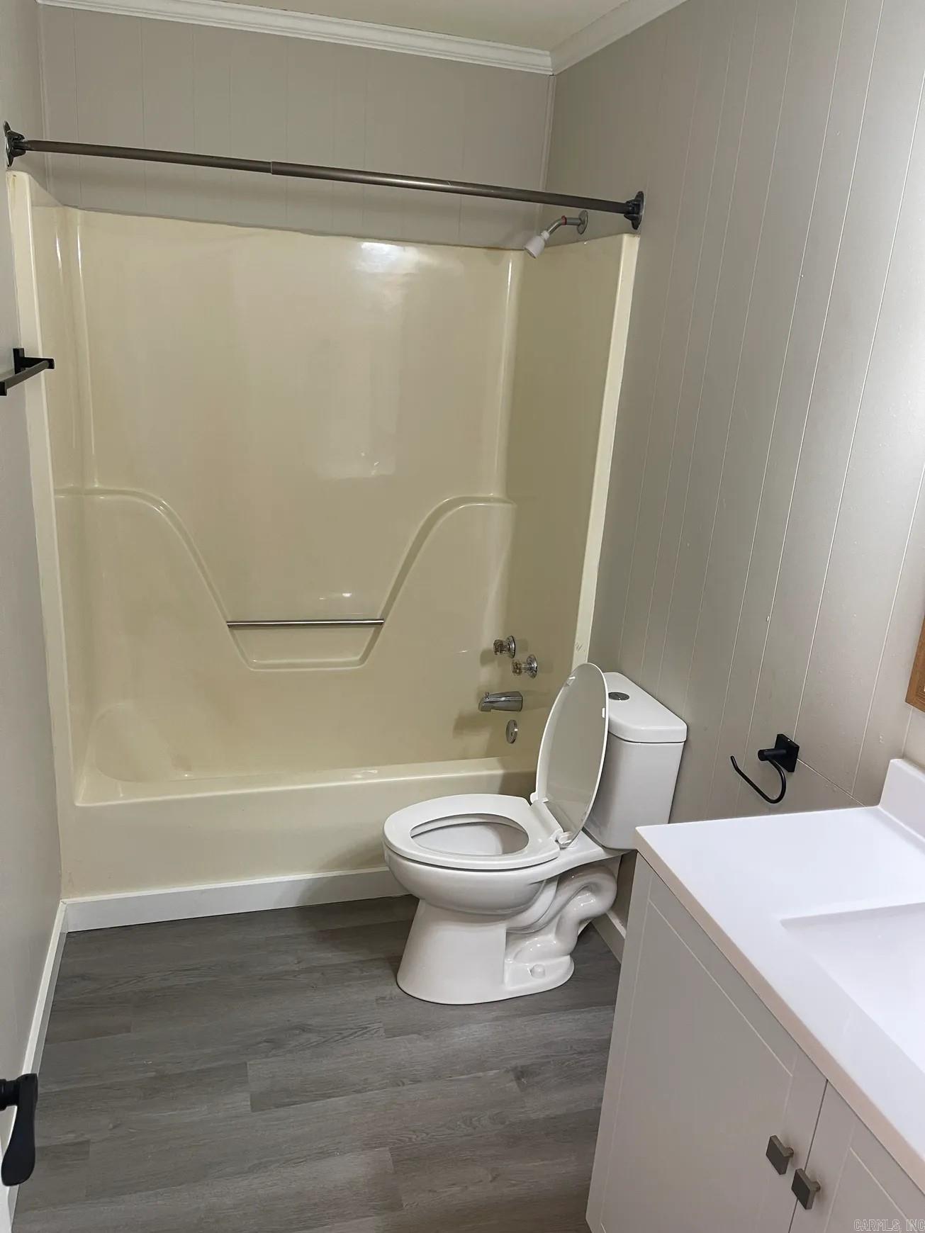 Pikewood I - Residential Lease