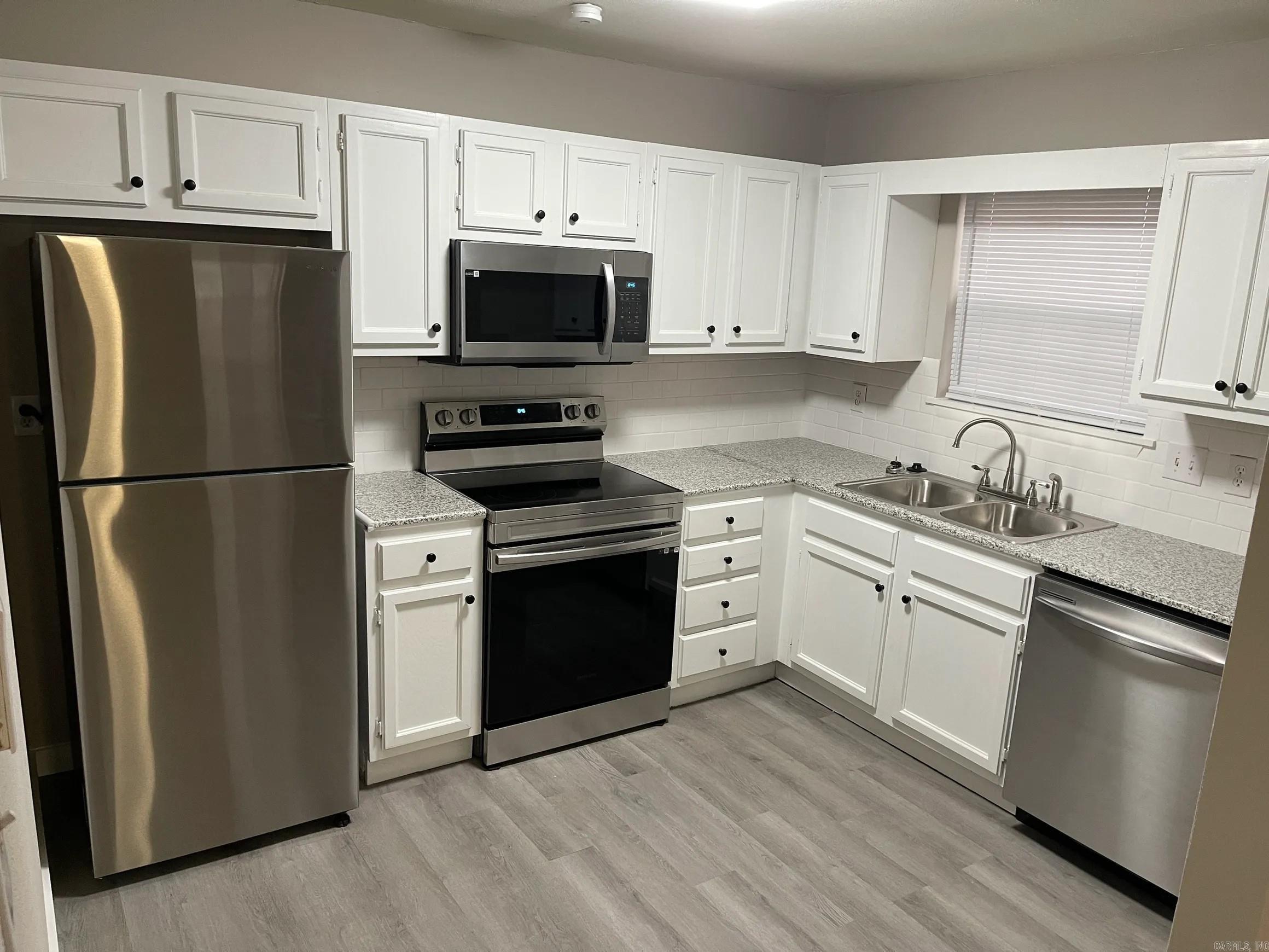 Pikewood I - Residential Lease