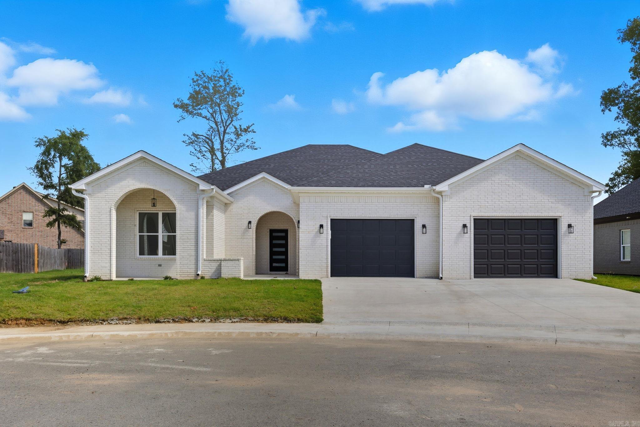 THE WOODS OF HURRICANE LAKE ESTA - Residential
