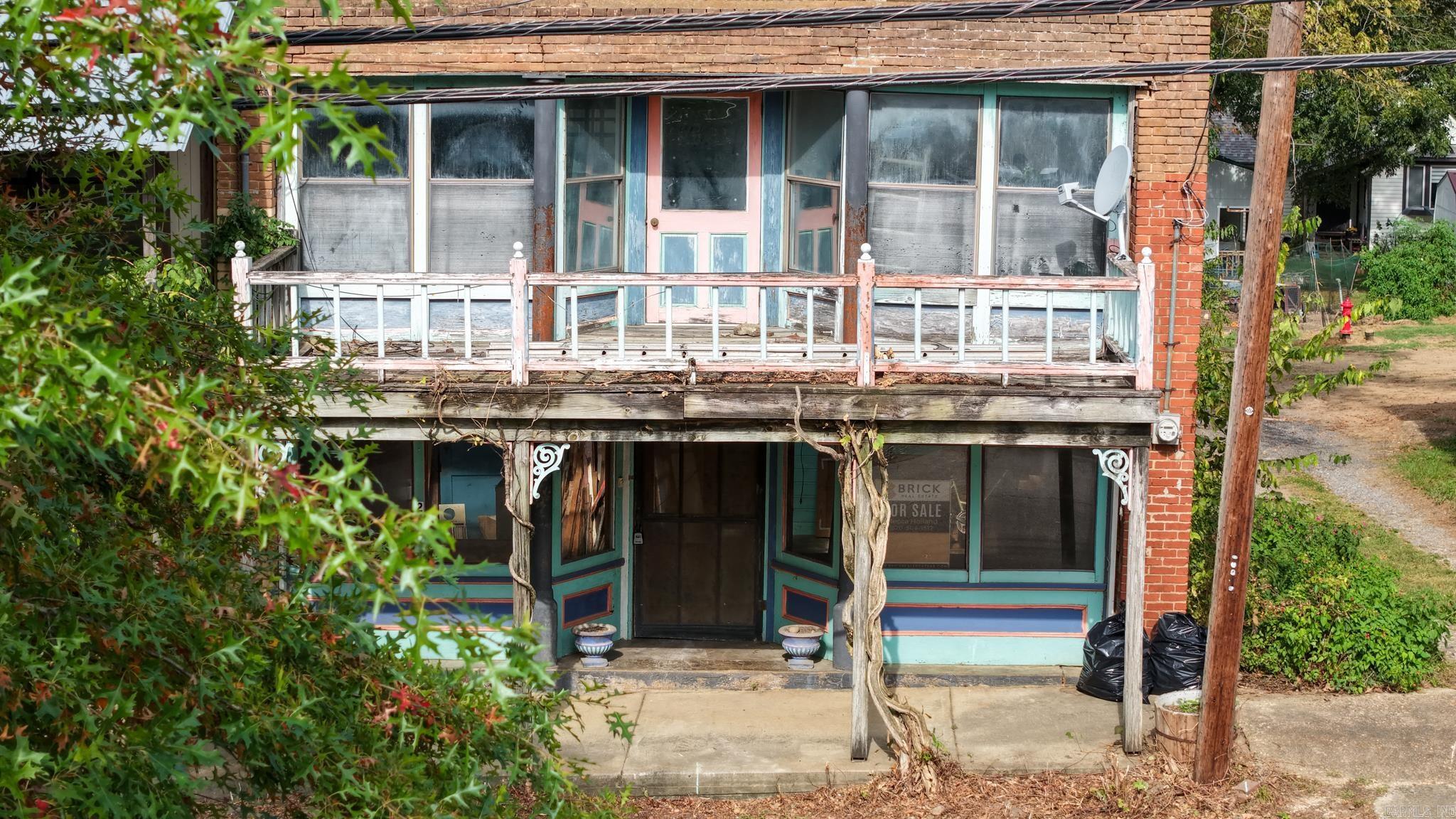 Leslie Original Town - Residential