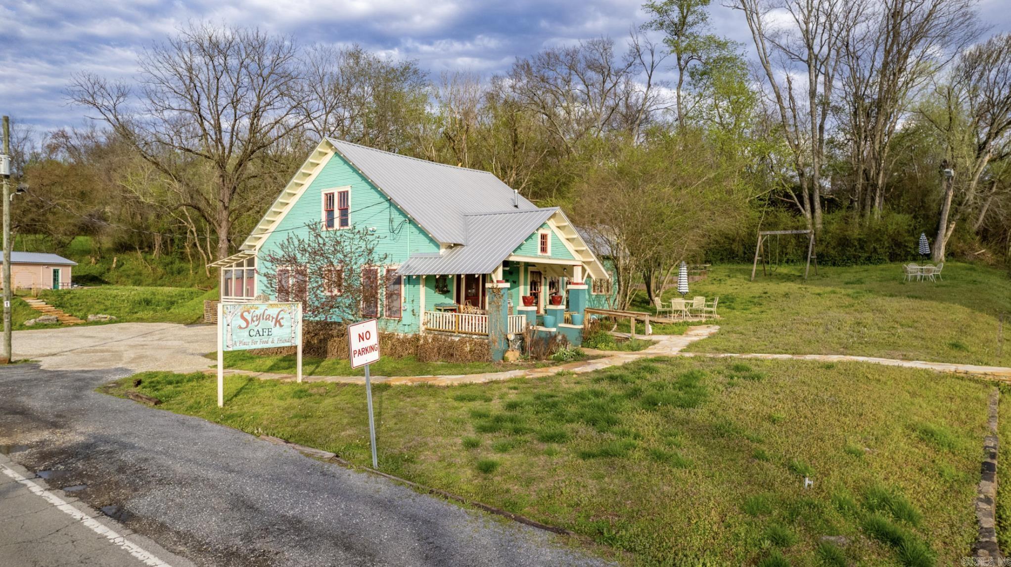 Leslie Original Town - Residential