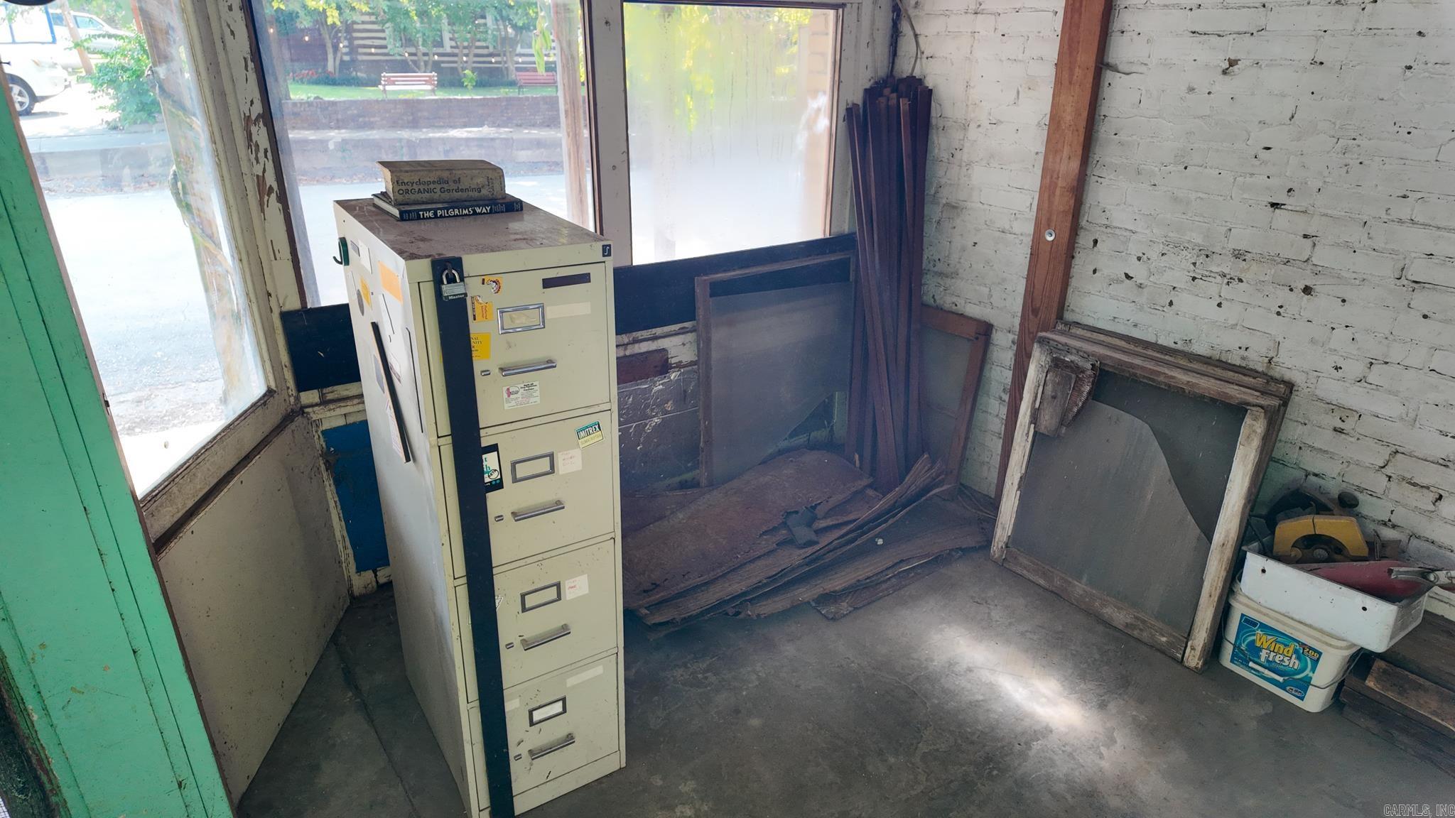 Leslie Original Town - Residential