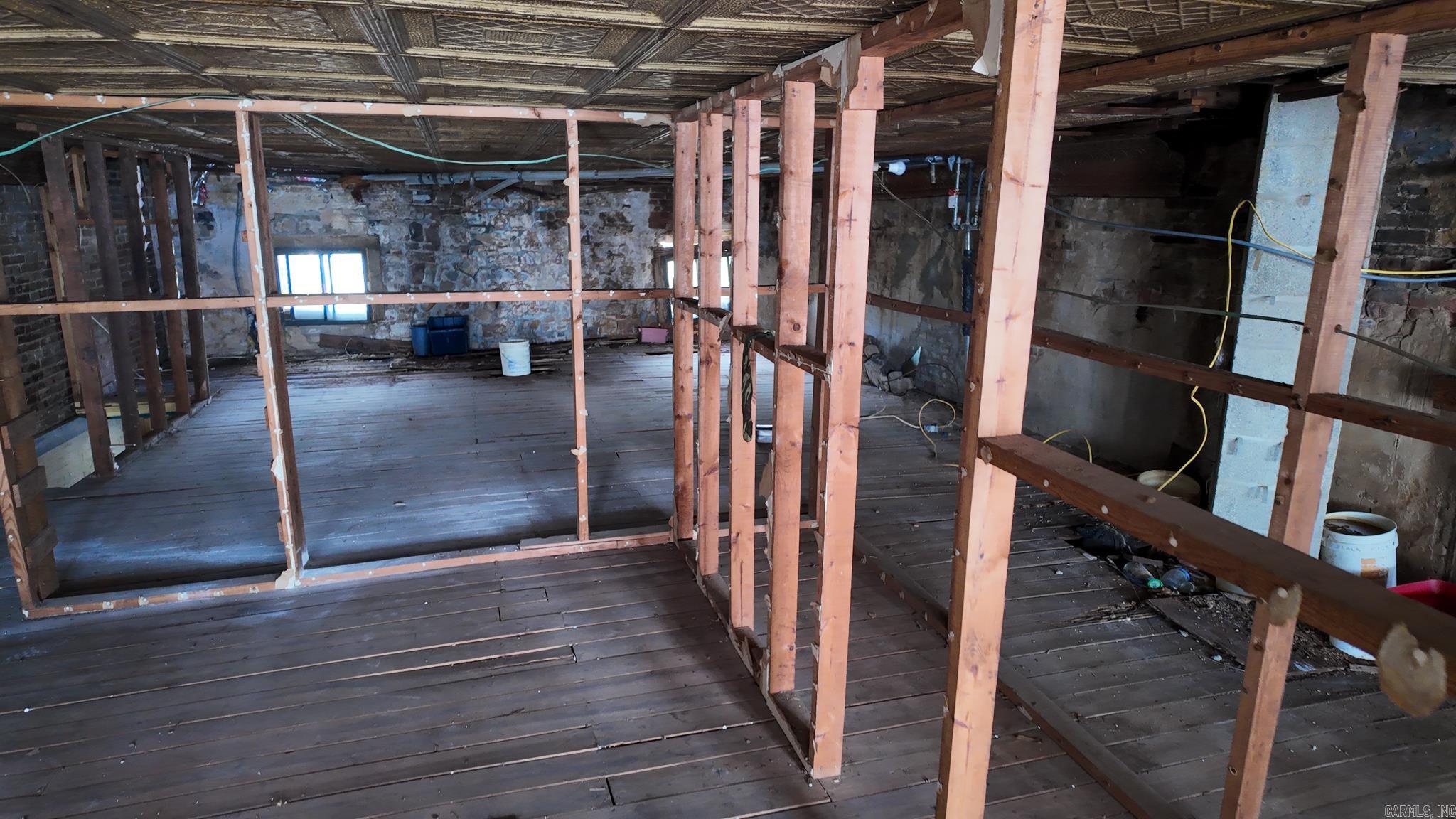 Leslie Original Town - Residential