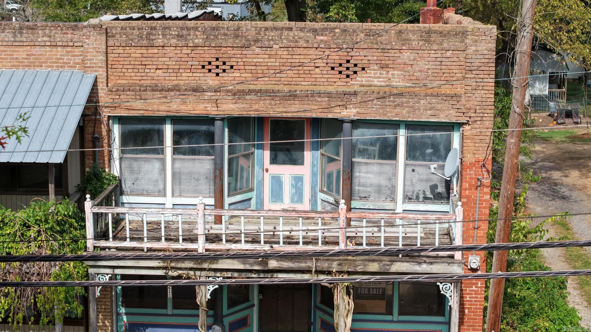 Leslie Original Town - Residential