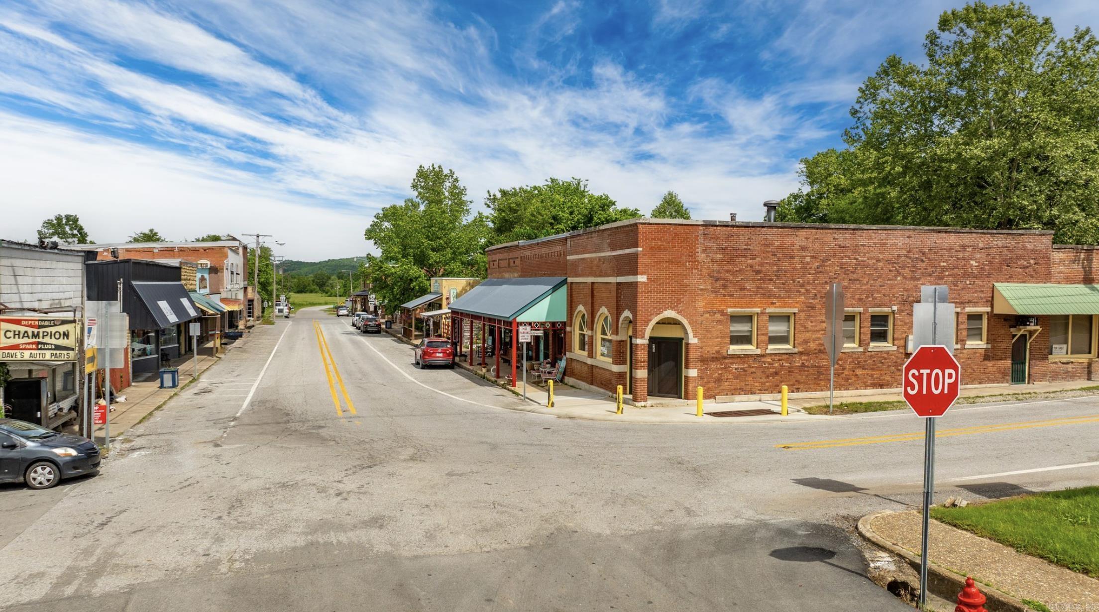 Leslie Original Town - Residential