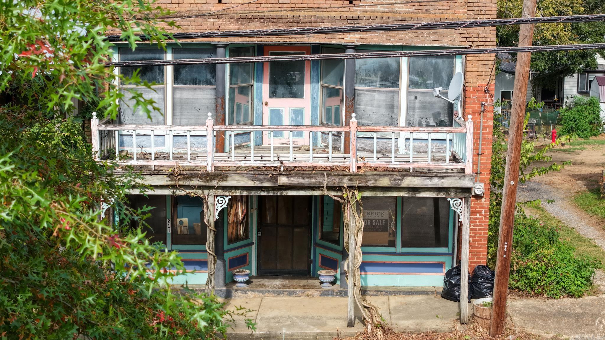 Leslie Original Town - Residential