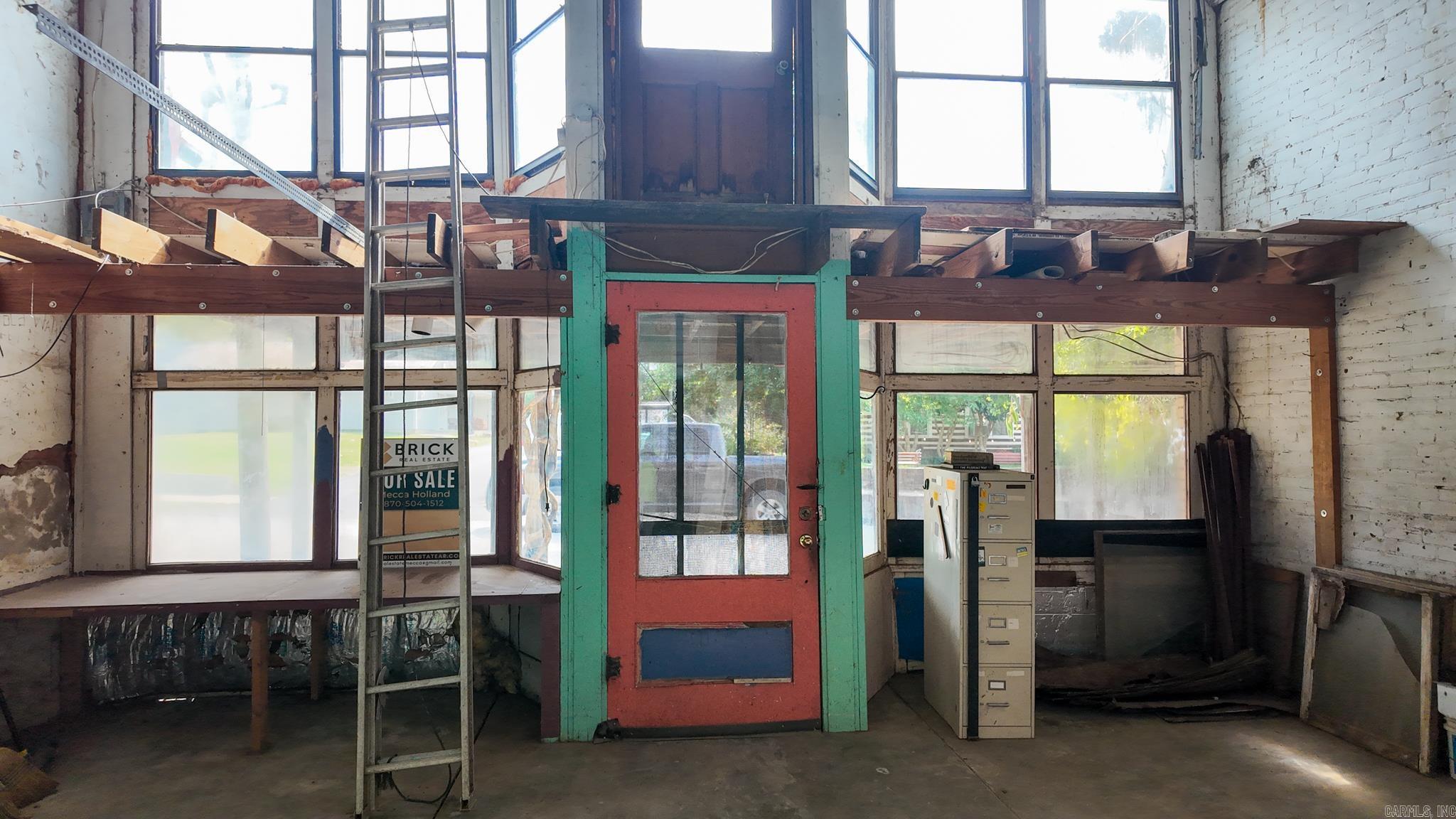 Leslie Original Town - Residential