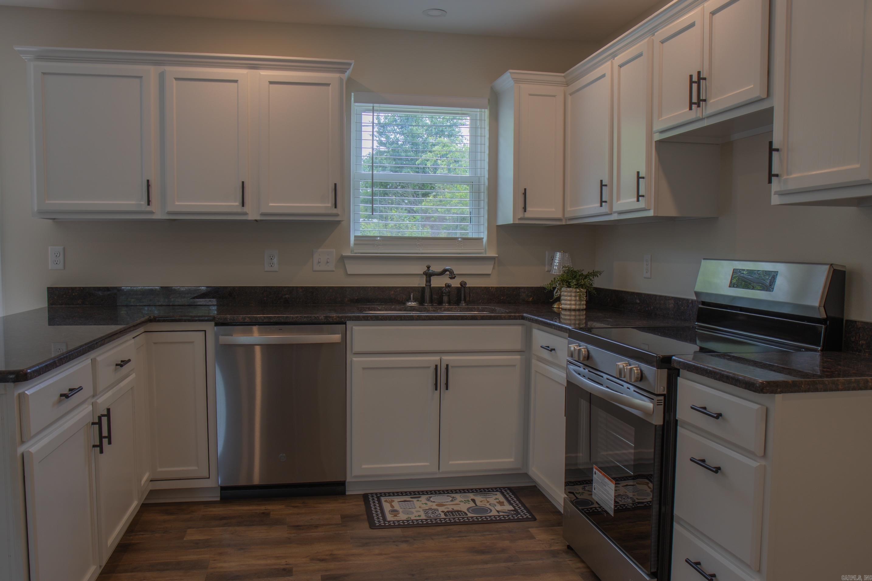 NORTH HILLS MANOR - Residential