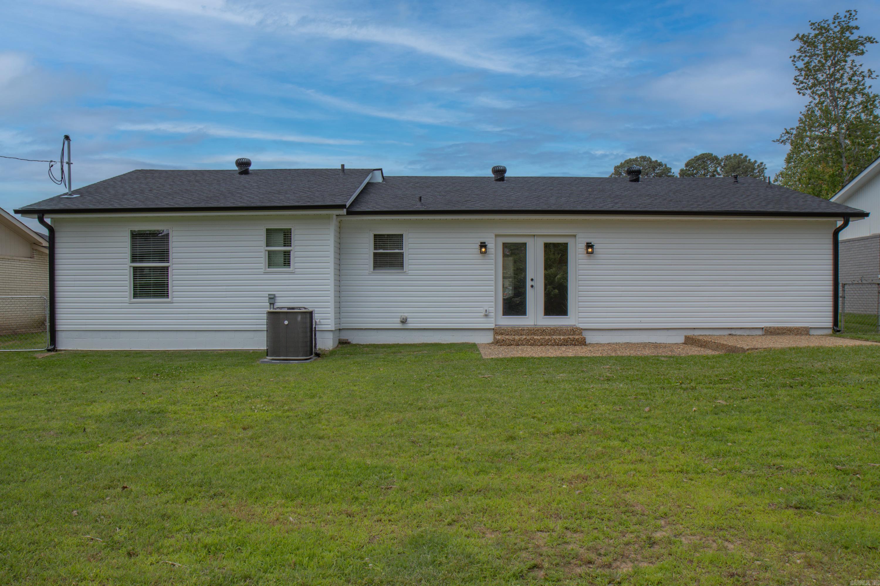 NORTH HILLS MANOR - Residential