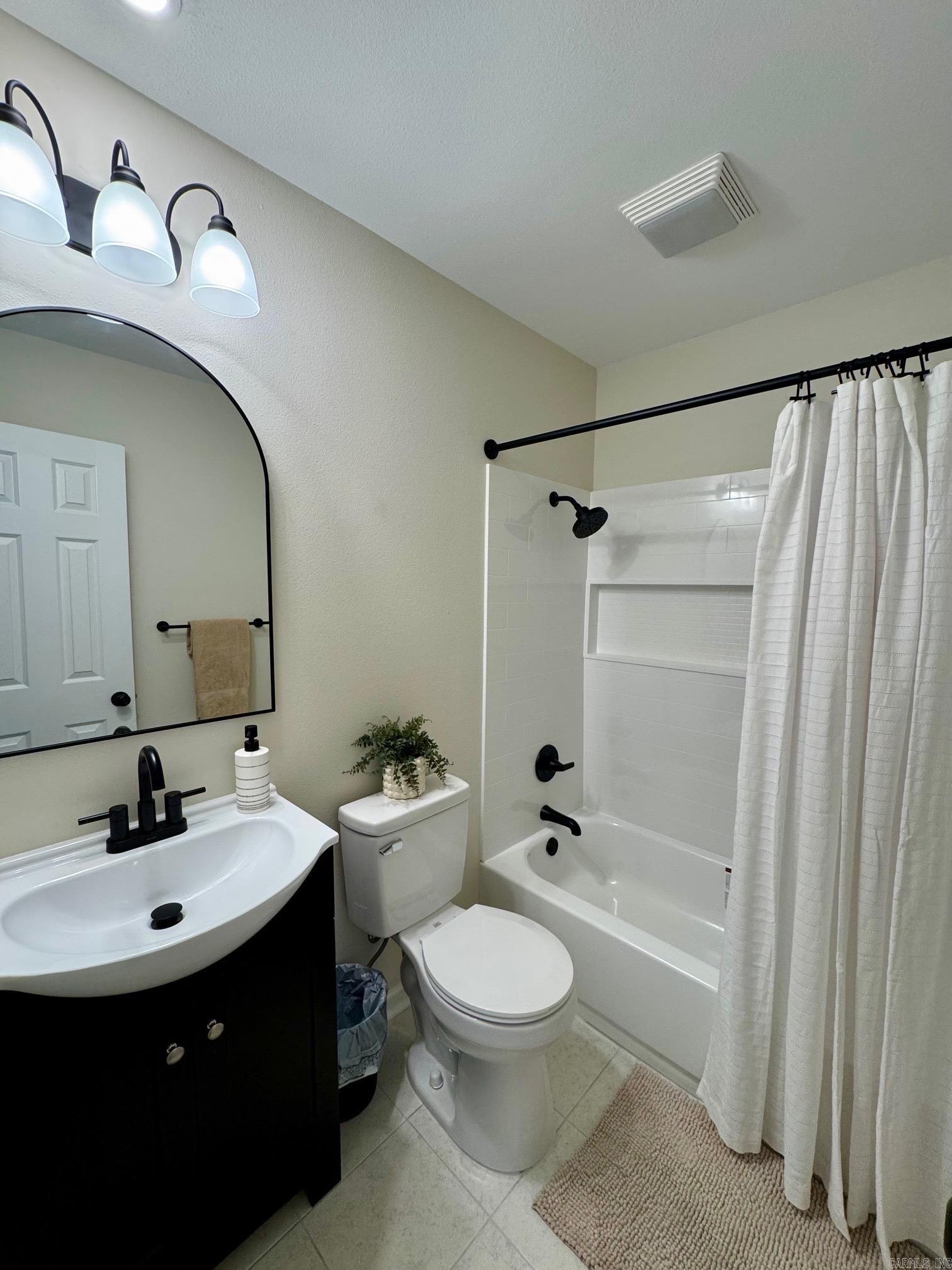 NORTH HILLS MANOR - Residential