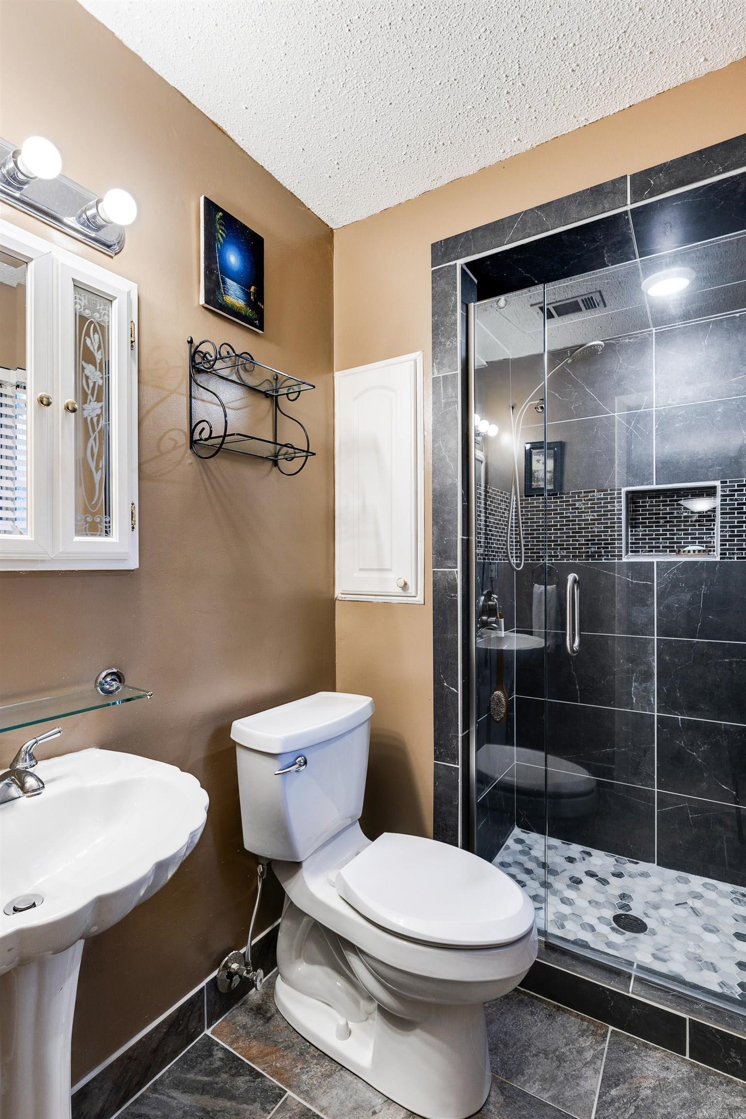 PLEASANT FOREST - Residential