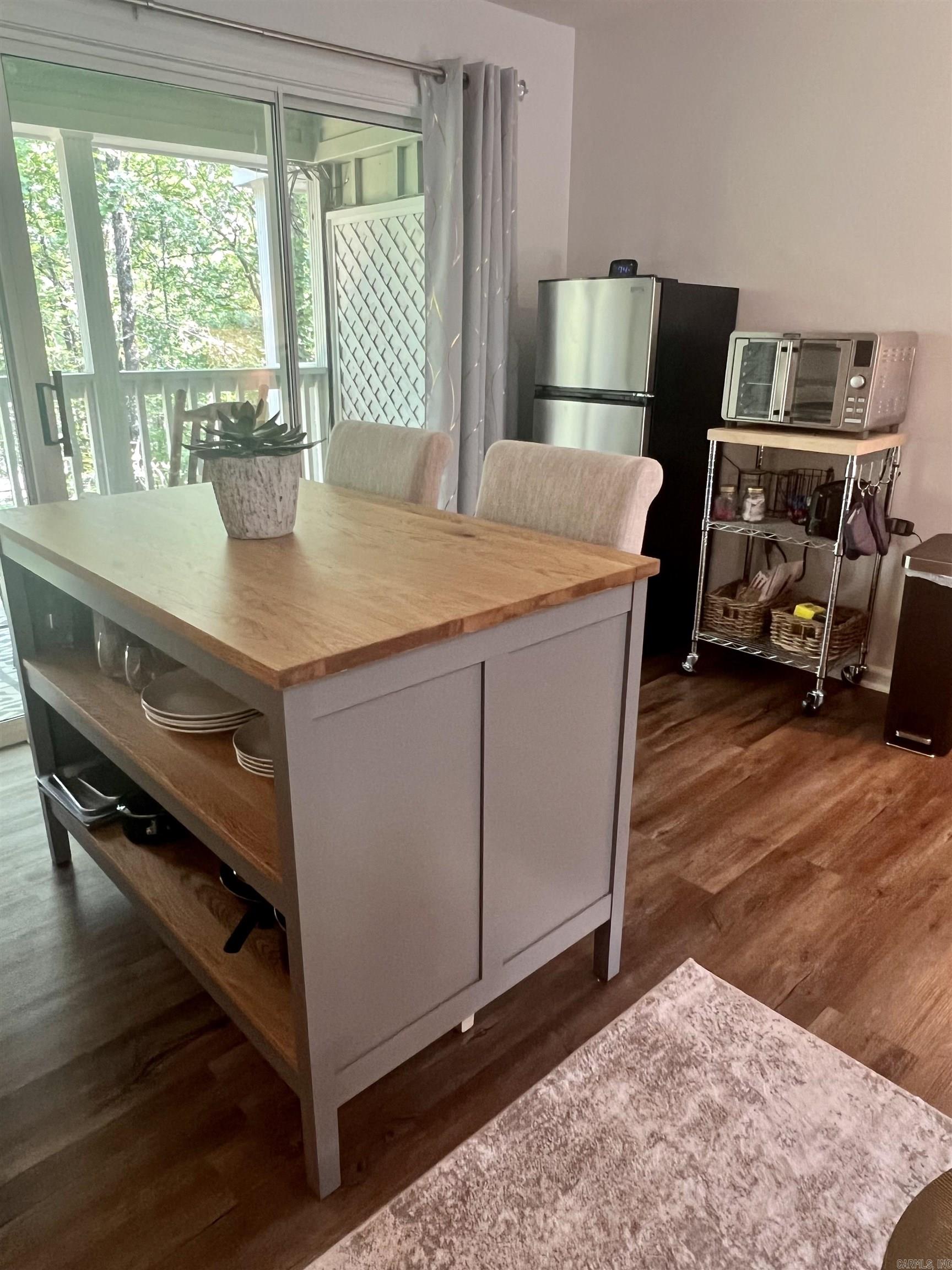 SUMMERHILL PLACE CONDOS - Residential