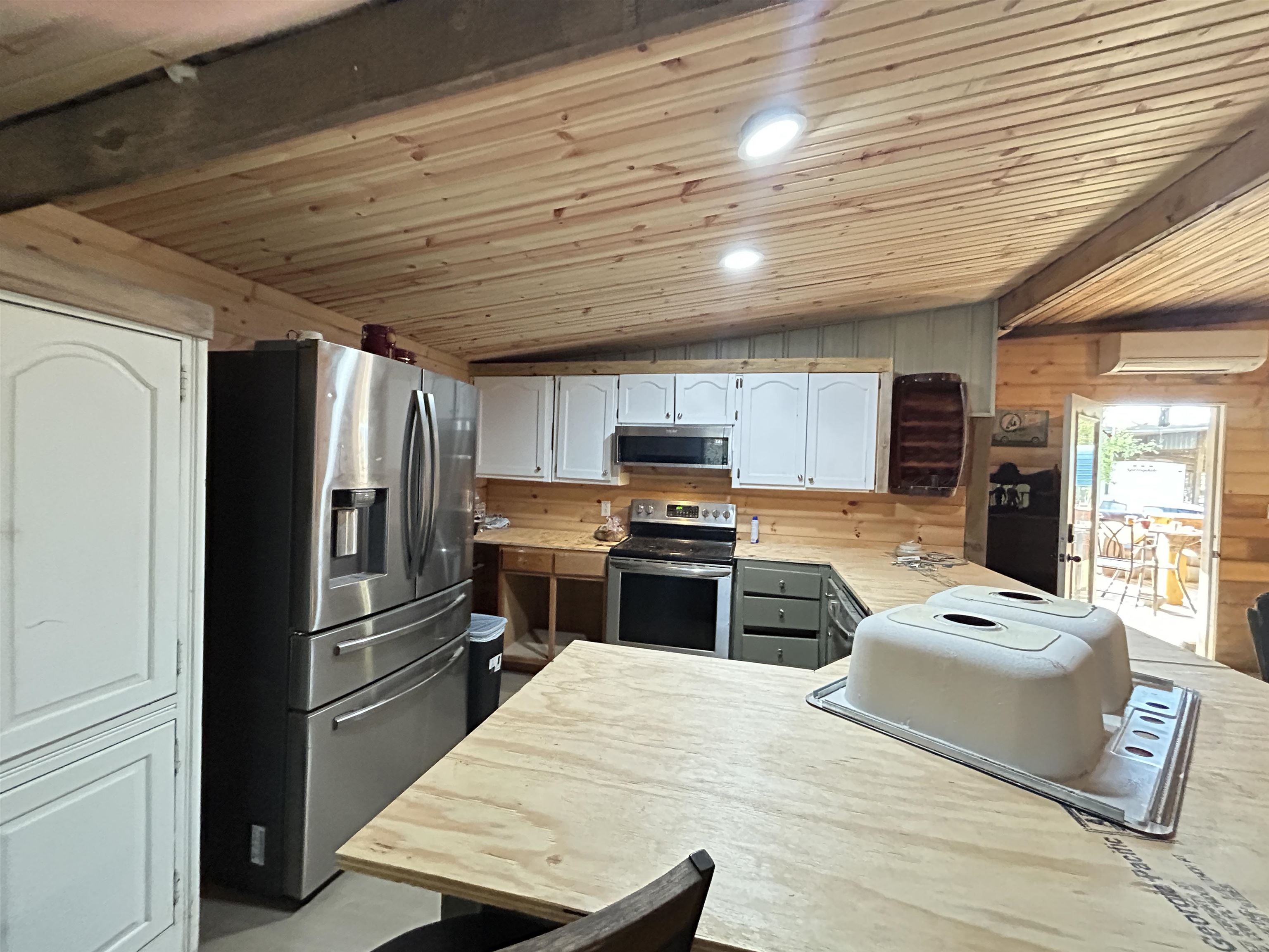 RIVERBEND CAMPER PARK - Residential