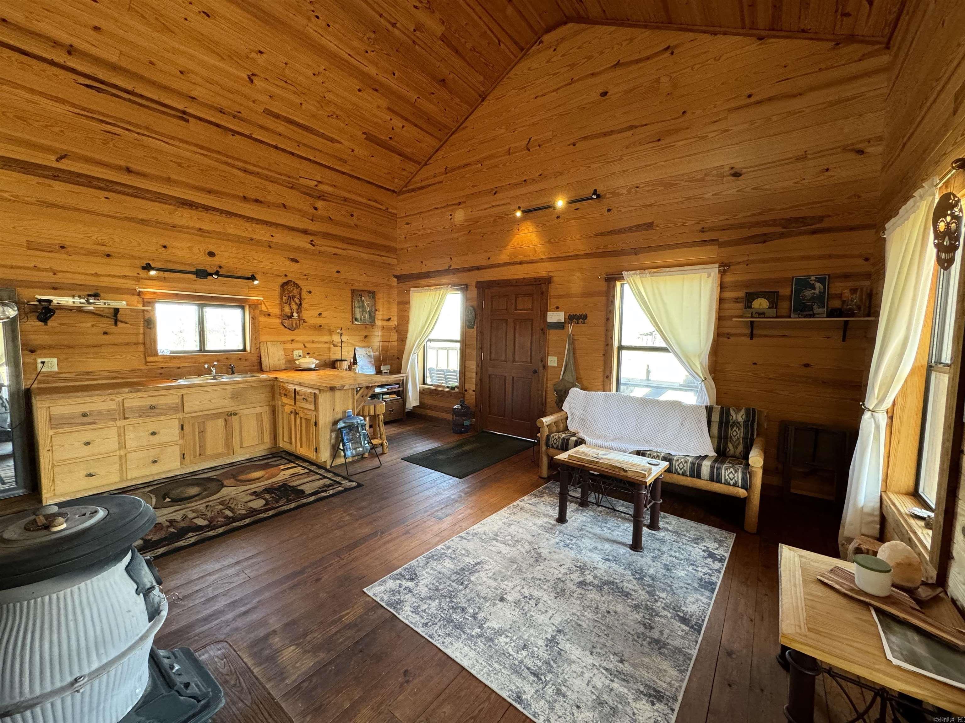 VIKING LANDING - Residential