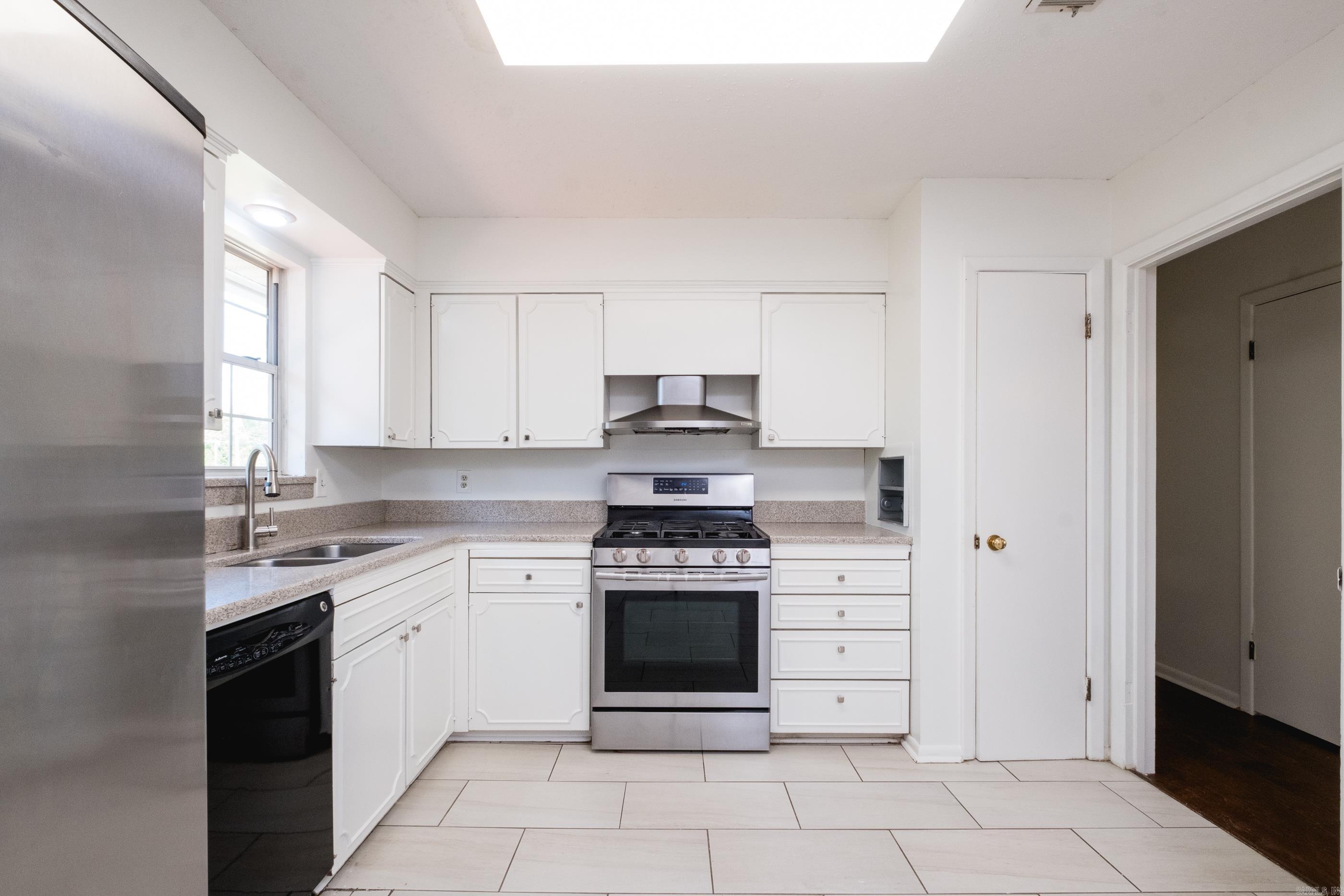 COLONY WEST - Residential