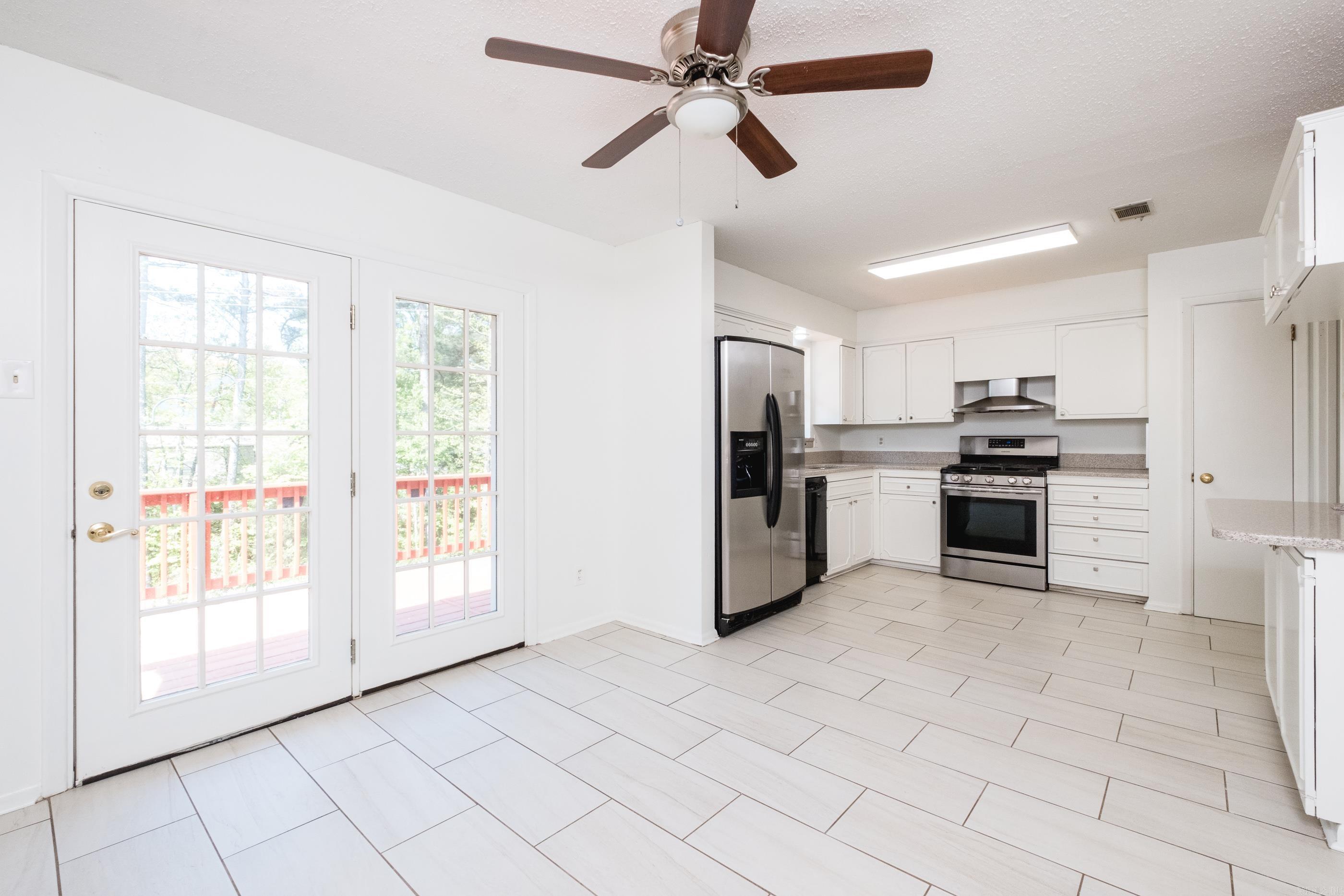 COLONY WEST - Residential